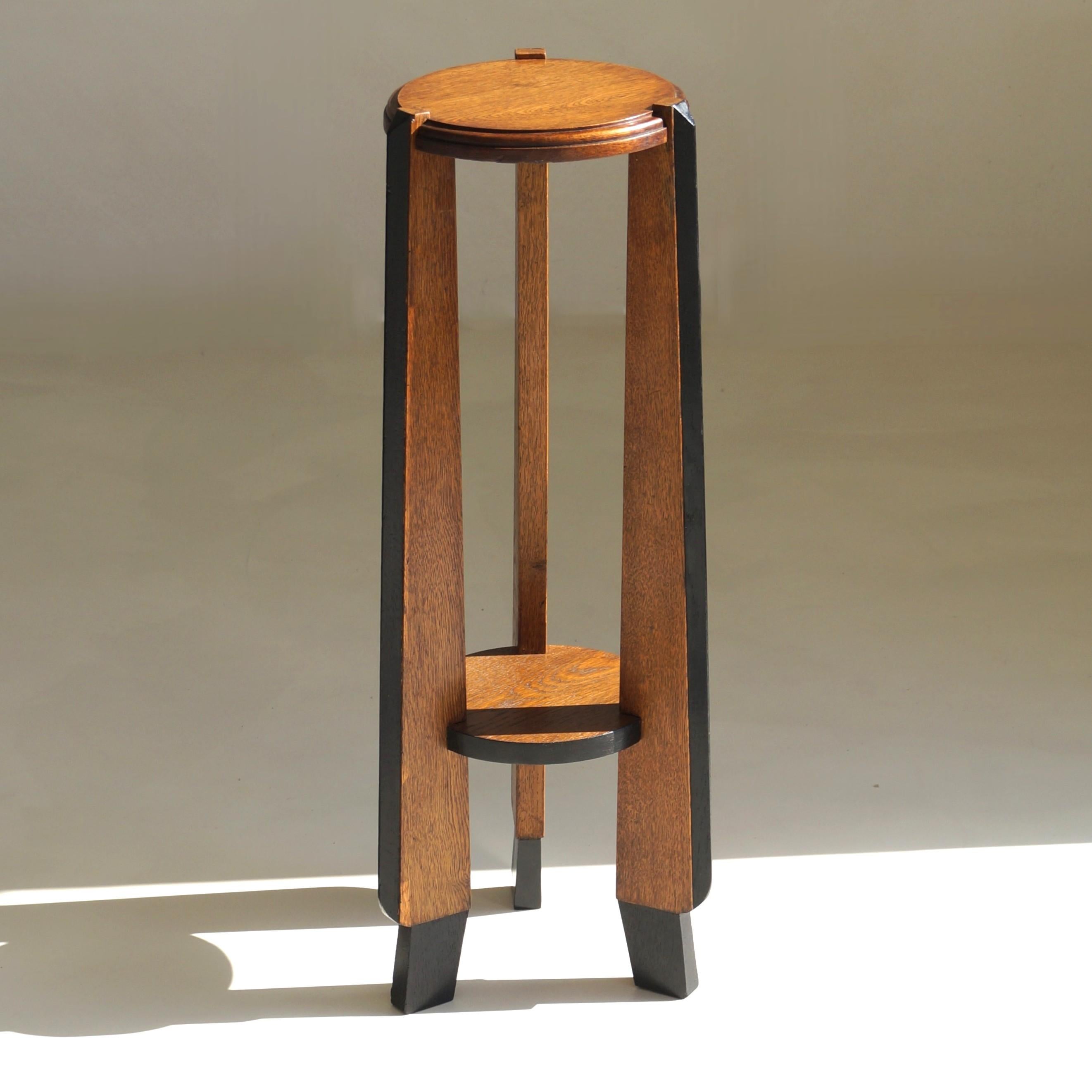 Socle tripode en chêne de l'école d'Amsterdam, art déco hollandais, années 1920 en vente 4