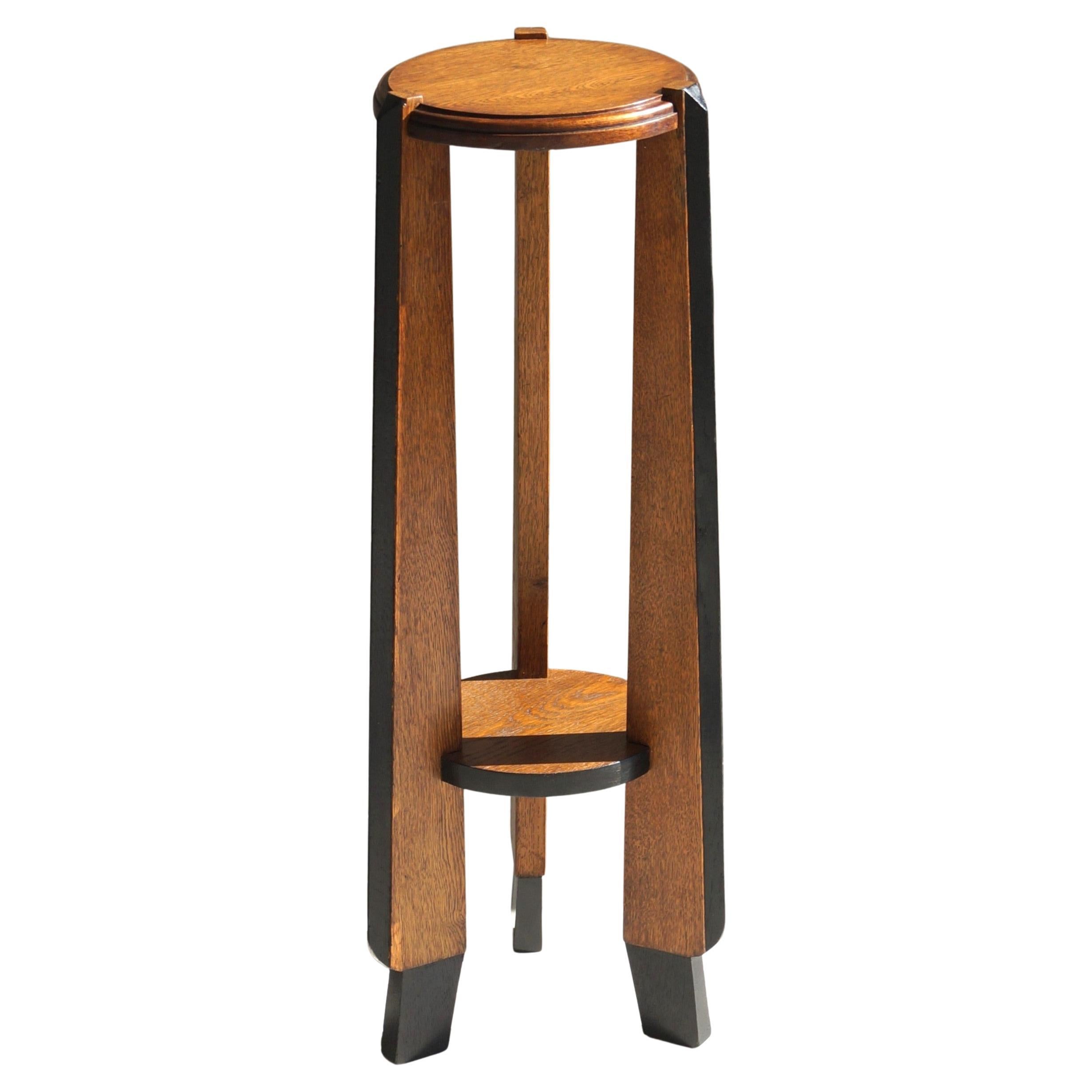 Socle tripode en chêne de l
école d
Amsterdam, art déco hollandais, années 1920