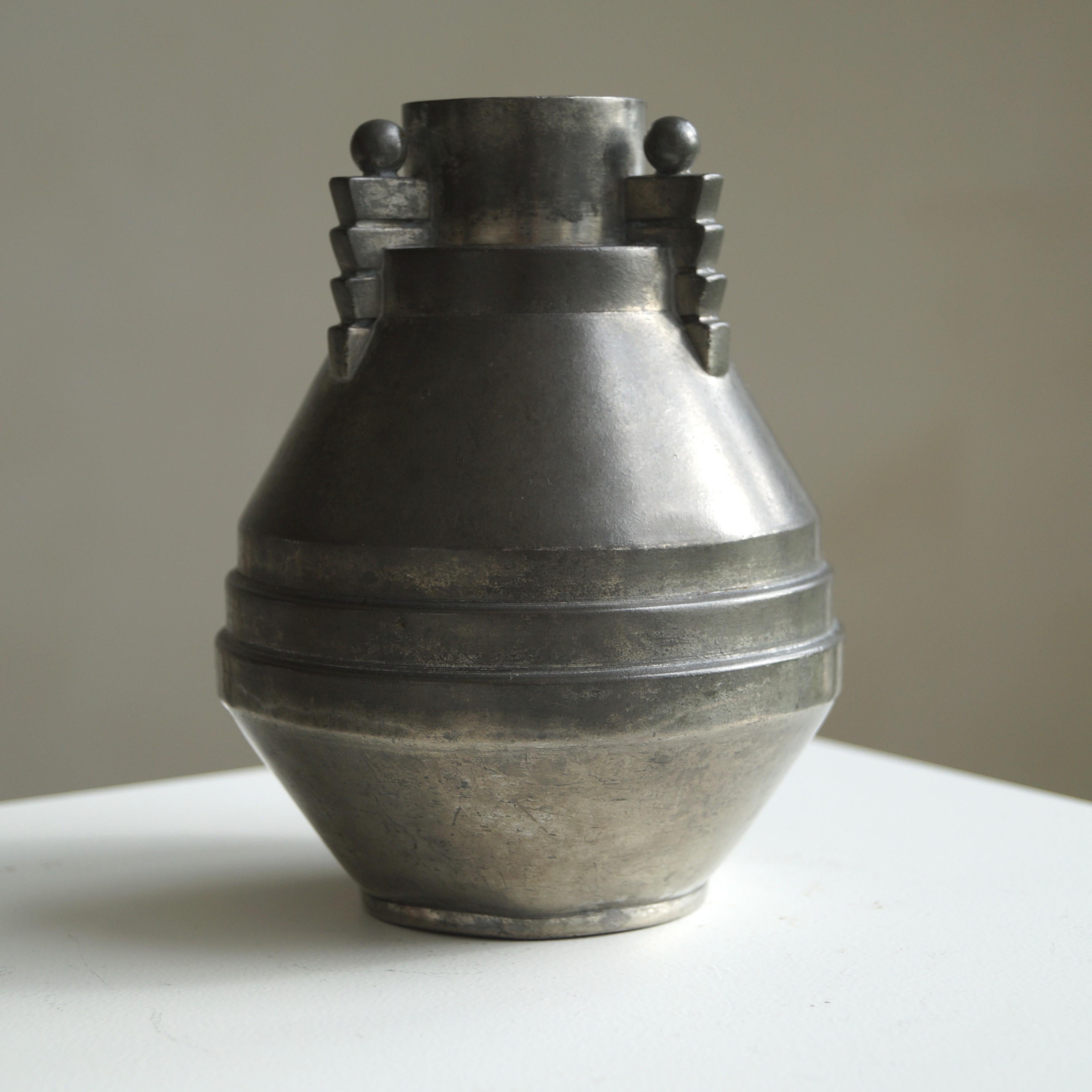 Dutch Art Deco Amsterdam School vase by Daalderop, 1920s 4