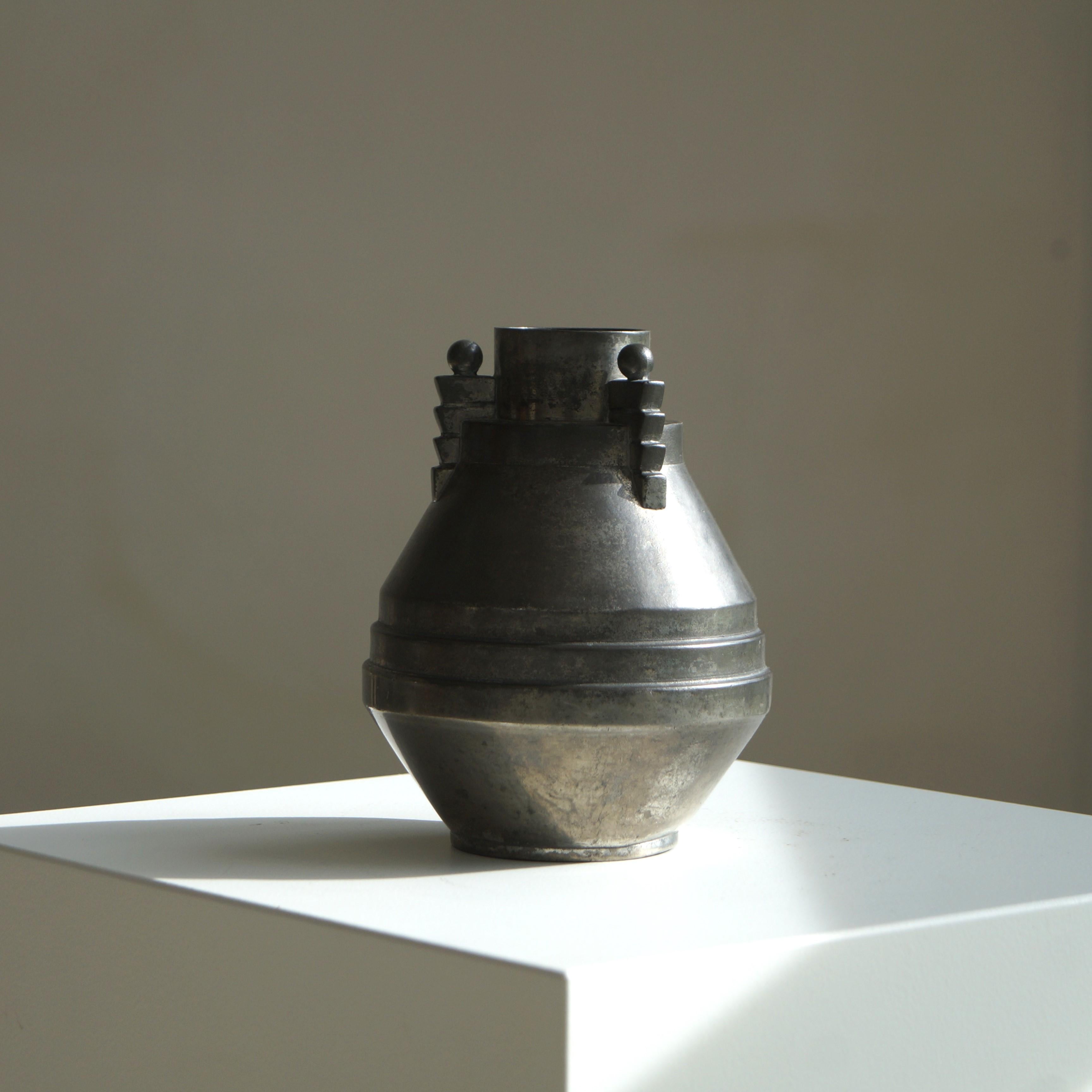Dutch Art Deco Amsterdam School vase by Daalderop, 1920s 3