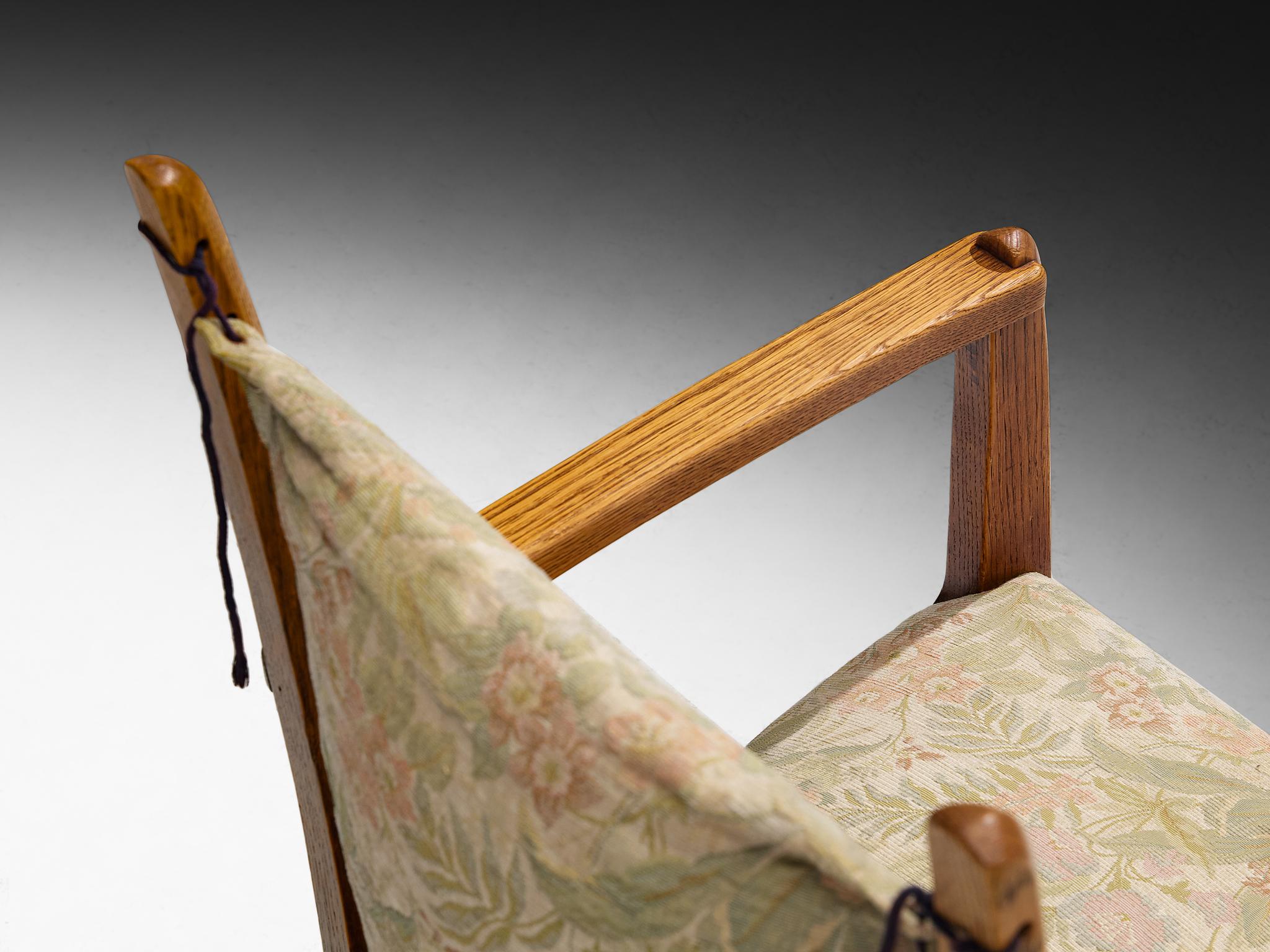 Sillón Art Decó holandés de roble macizo y encaje en venta 1