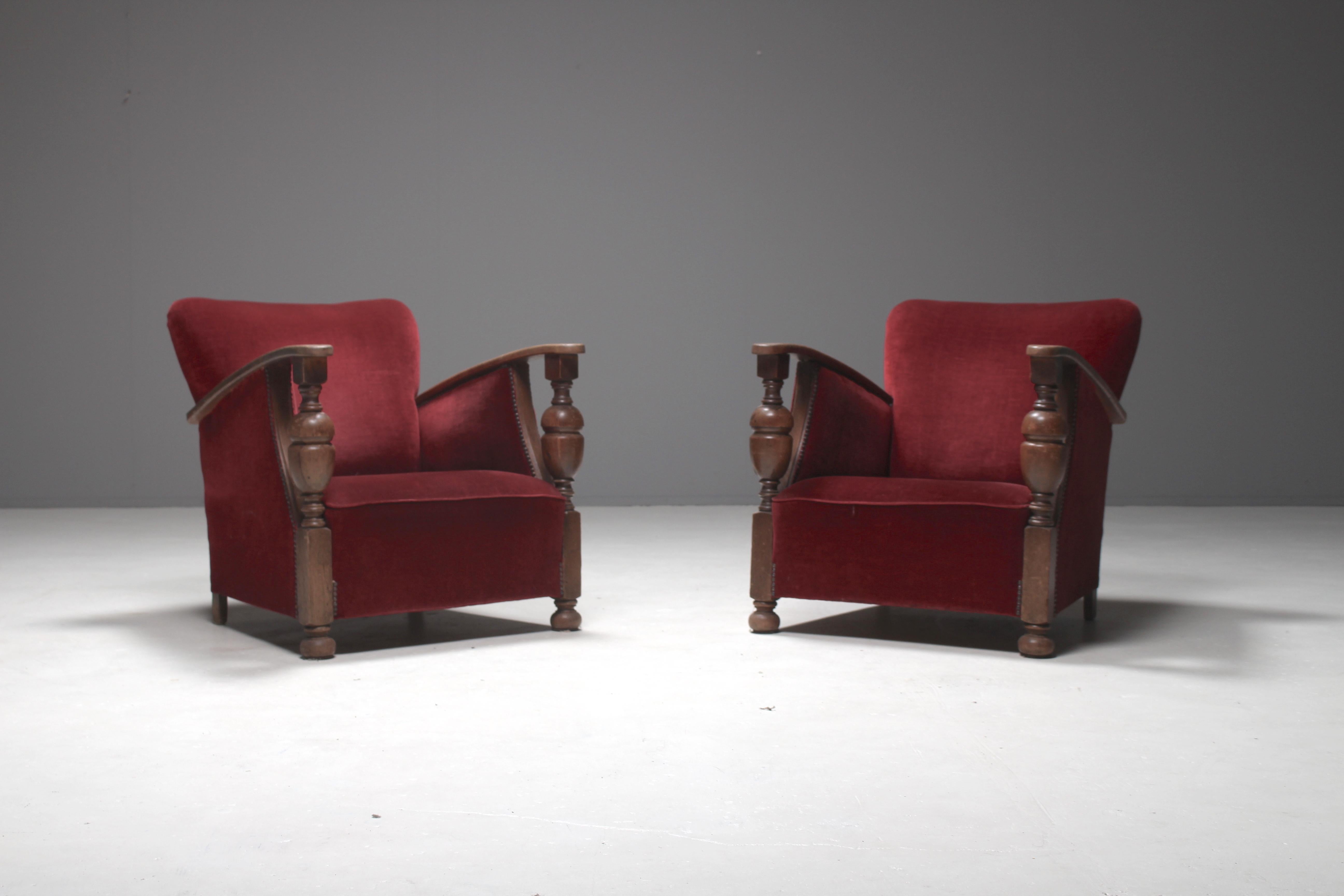 Dutch Art Deco Armchairs in Oak and Red Mohair, circa 1930s In Good Condition For Sale In Winterswijk, NL