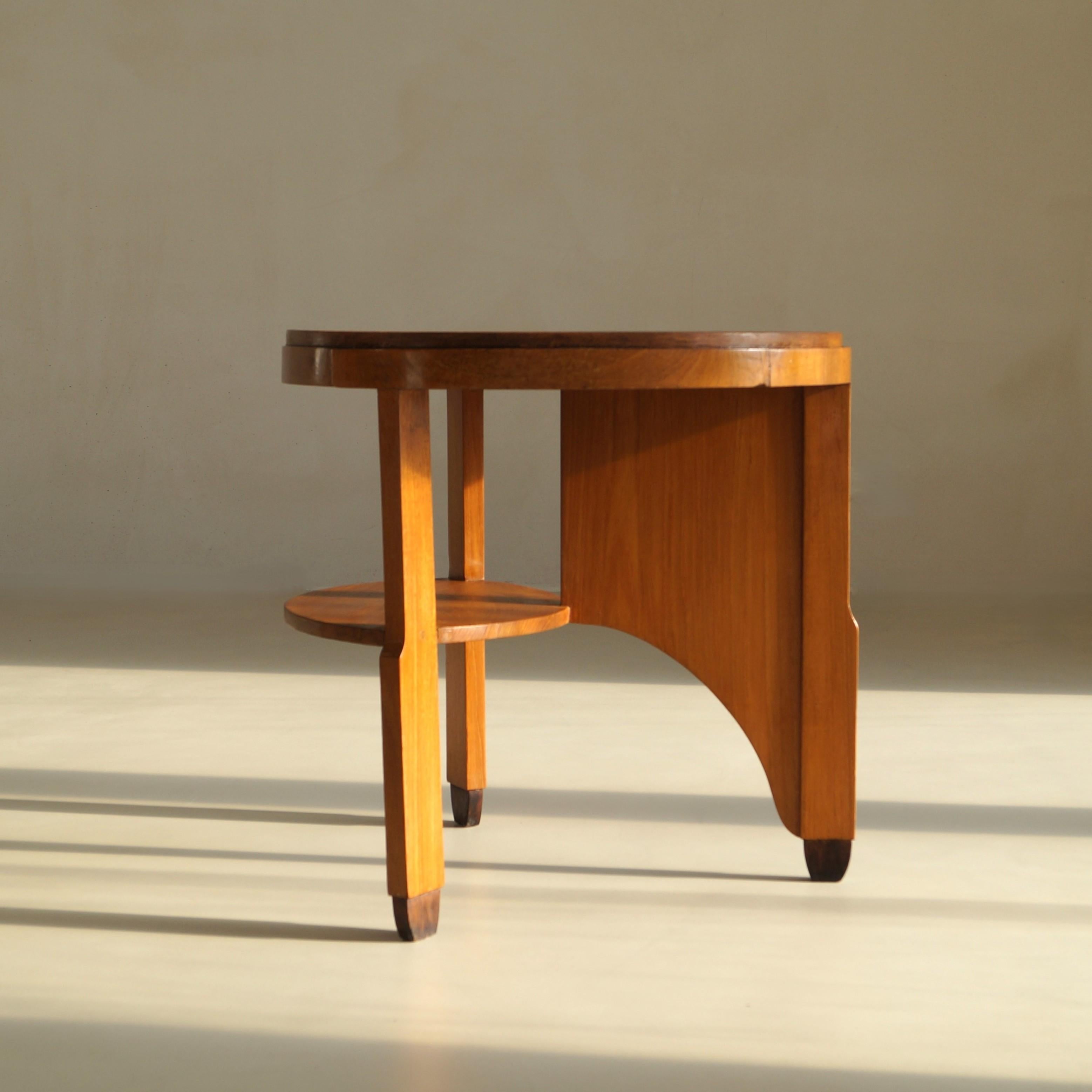 Table d'appoint asymétrique Art déco hollandais, style école d'Amsterdam, vers 1925 en vente 3