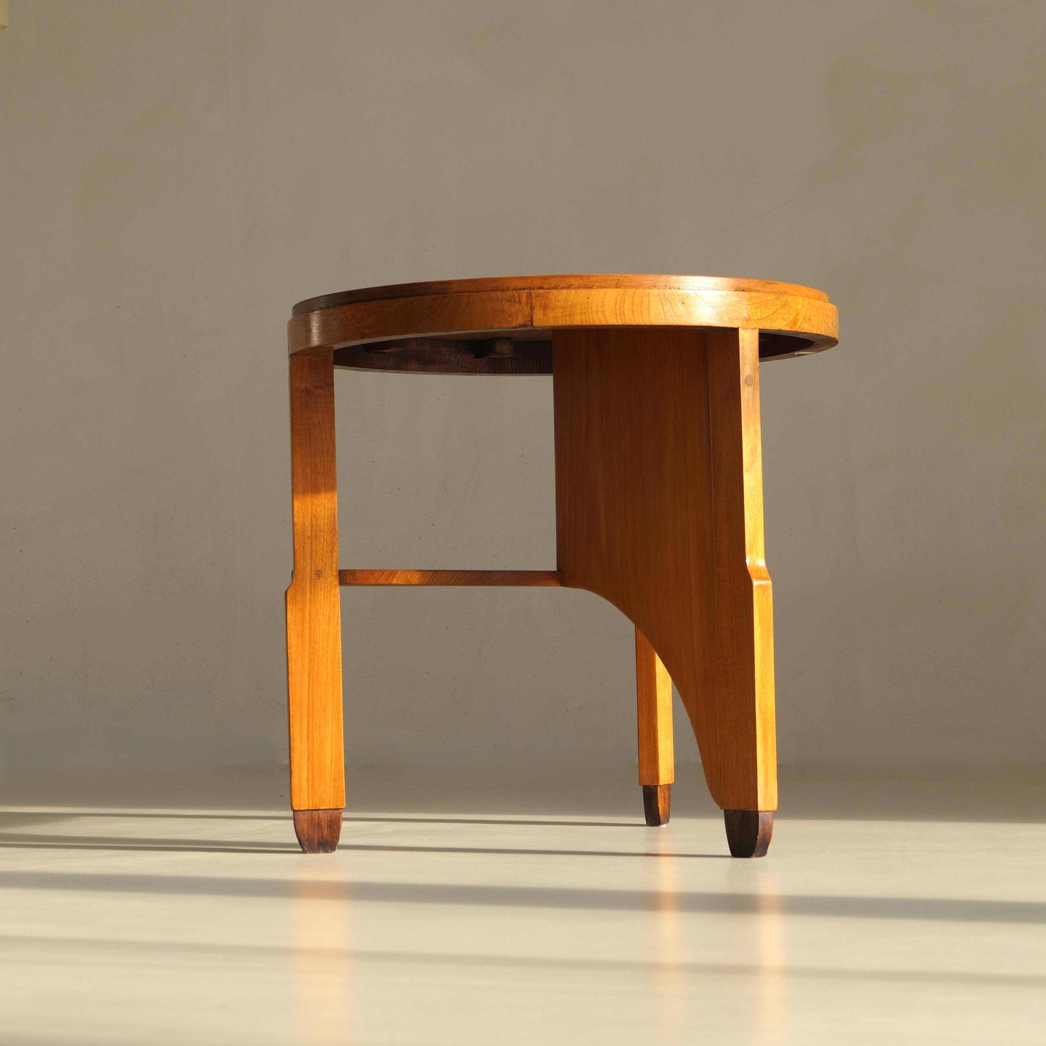 Table d'appoint asymétrique Art déco hollandais, style école d'Amsterdam, vers 1925 en vente 10