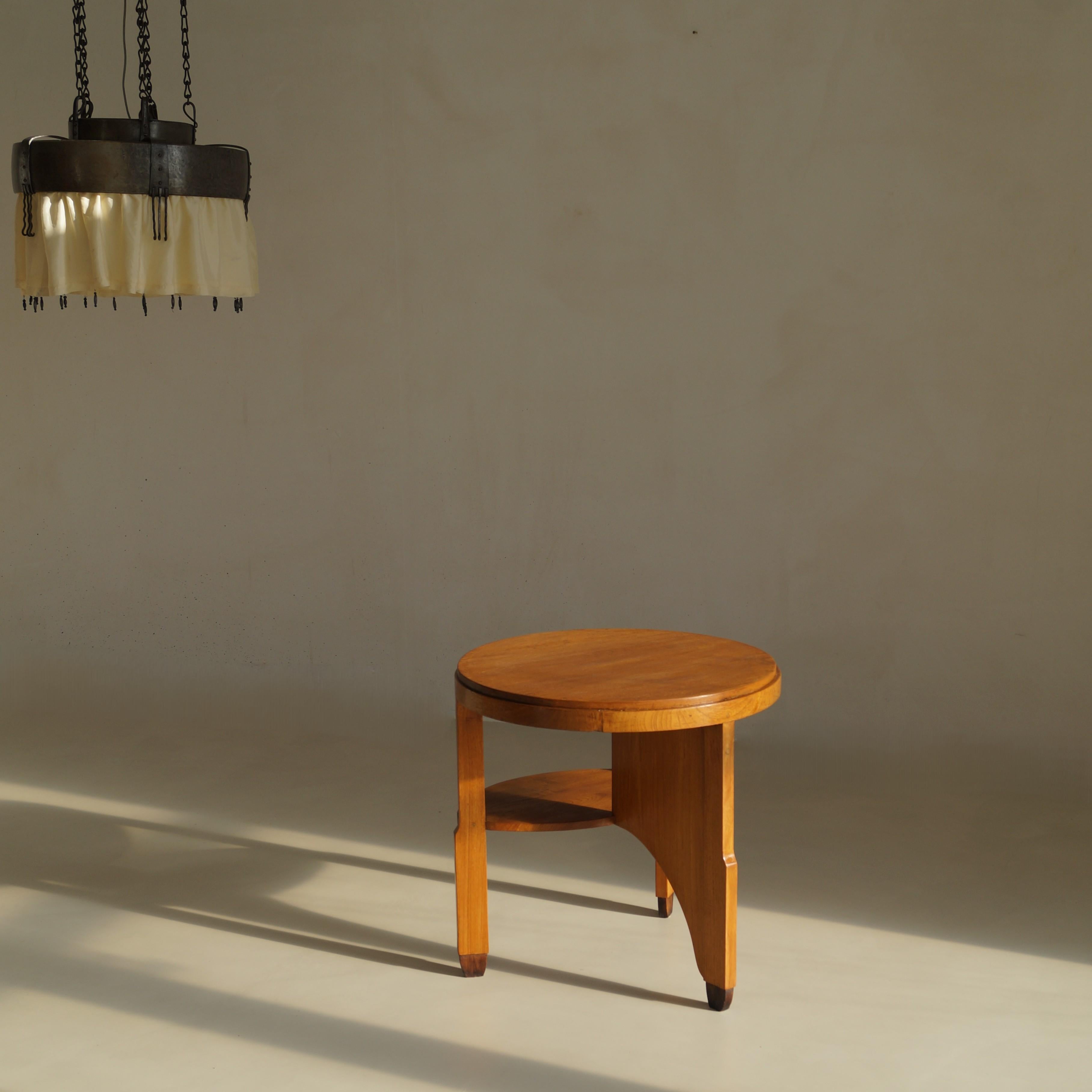 Table d'appoint asymétrique Art déco hollandais, style école d'Amsterdam, vers 1925 en vente 13