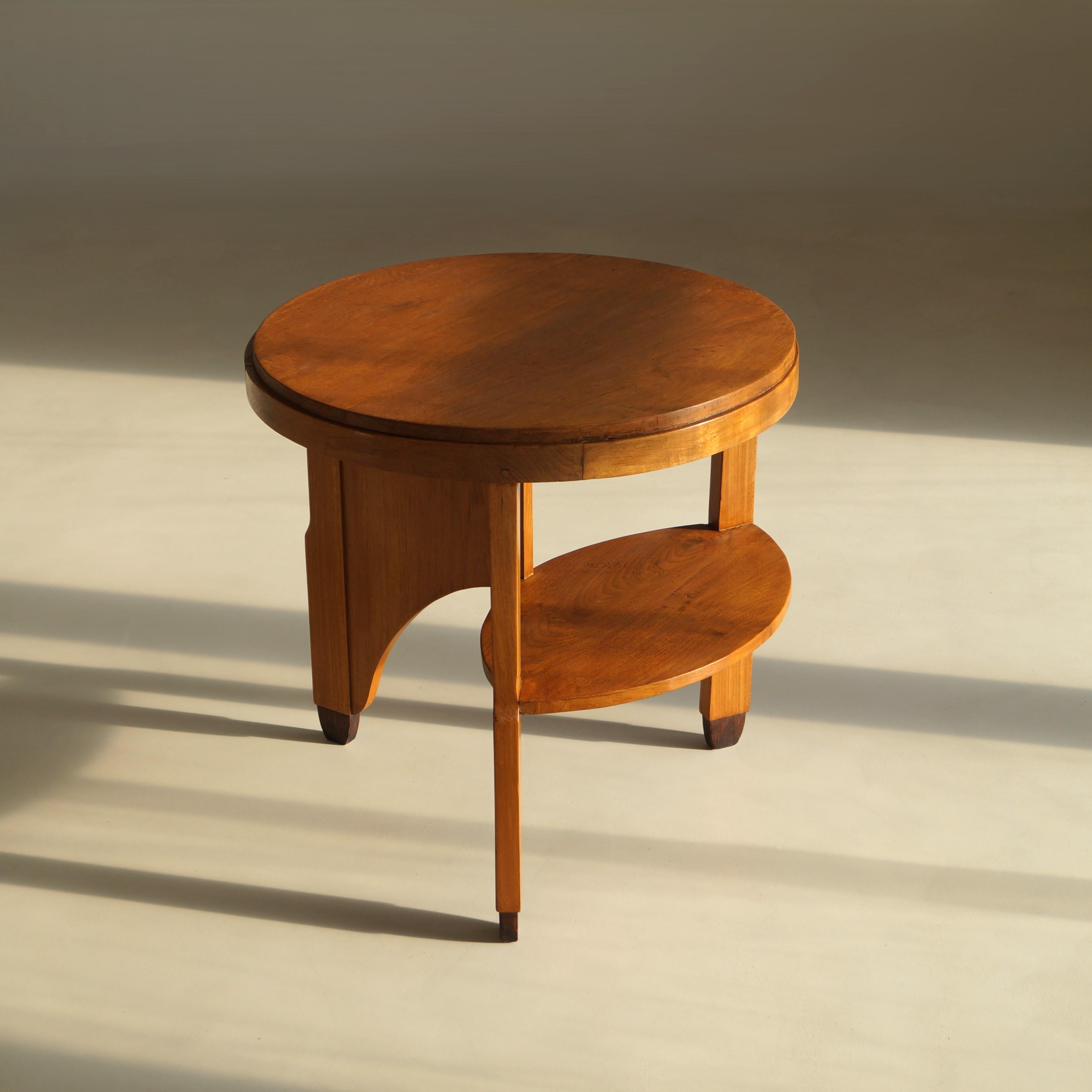 Fait main Table d'appoint asymétrique Art déco hollandais, style école d'Amsterdam, vers 1925 en vente