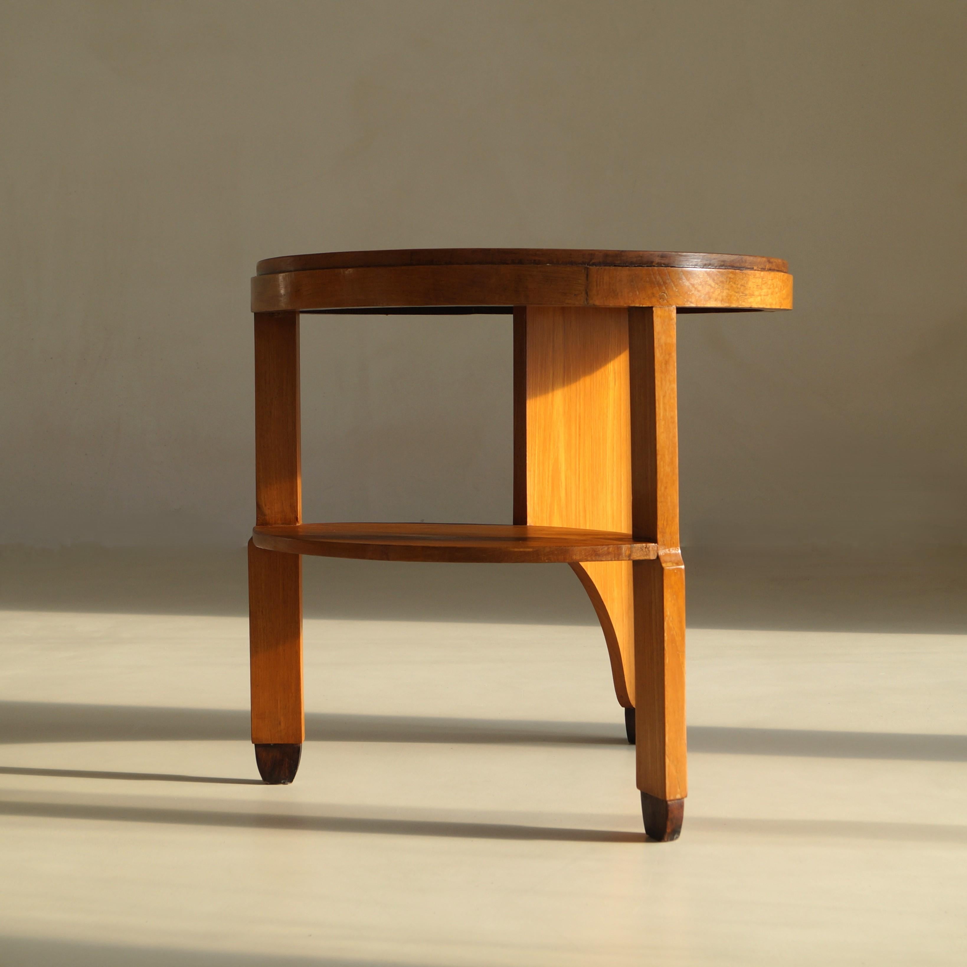 Table d'appoint asymétrique Art déco hollandais, style école d'Amsterdam, vers 1925 en vente 1