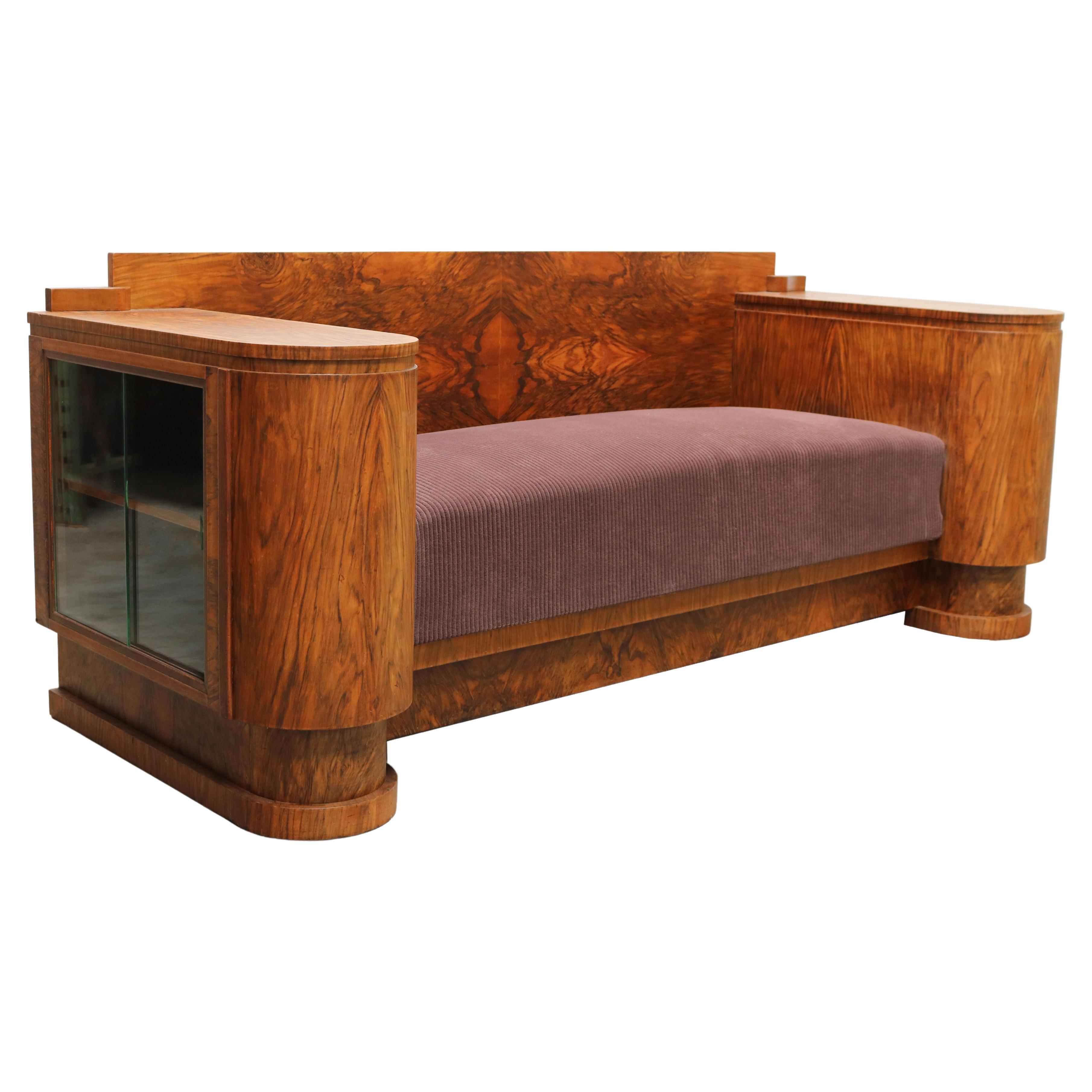Niederländisches Sofa im Art-Déco-Design von Pander aus Nussbaumholz und Wurzelholz mit Vitrinenschränken, 1930