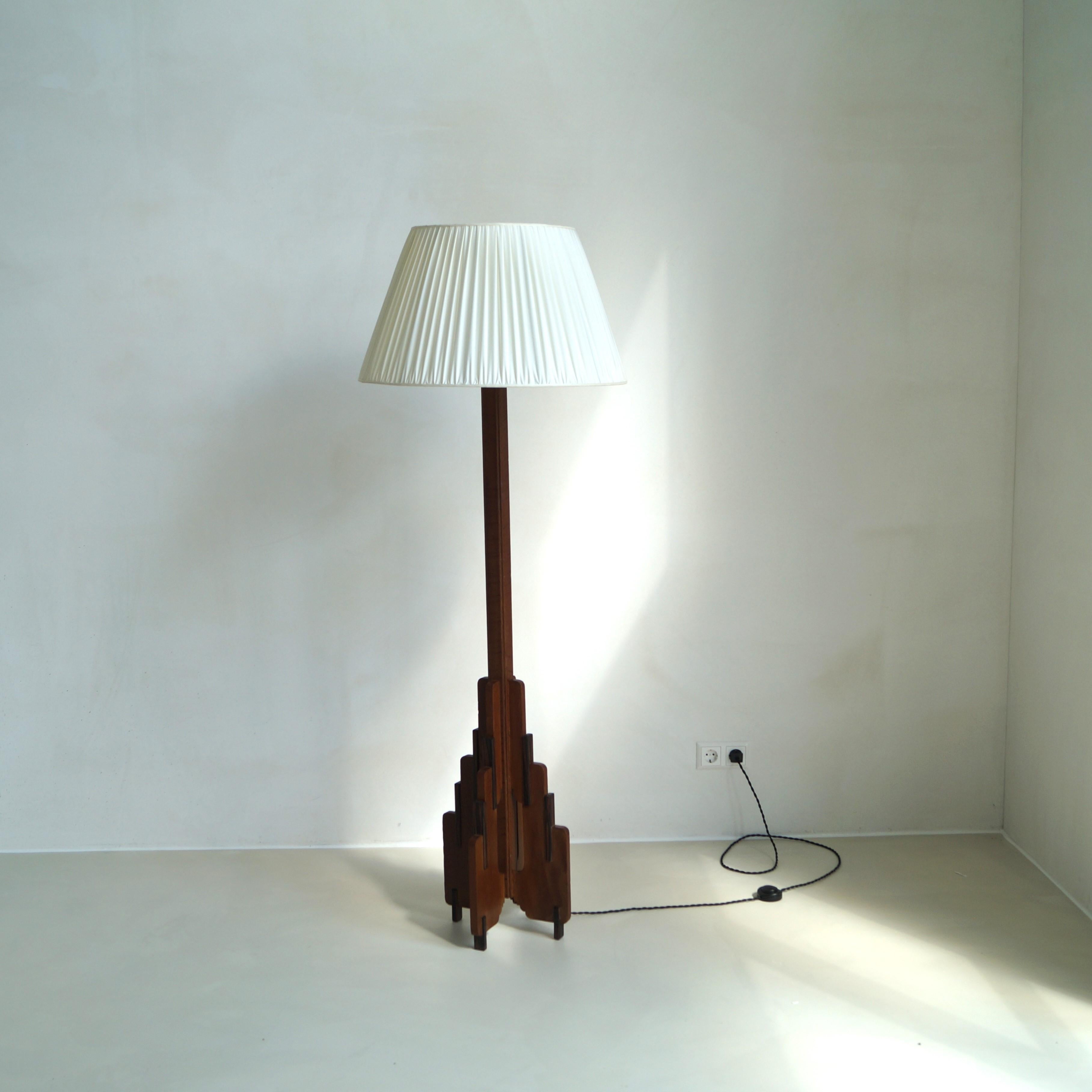 Amsterdam School Dutch Art Deco Floor Lamp by P.E.L. Izeren for De Genneper Molen, 1920s