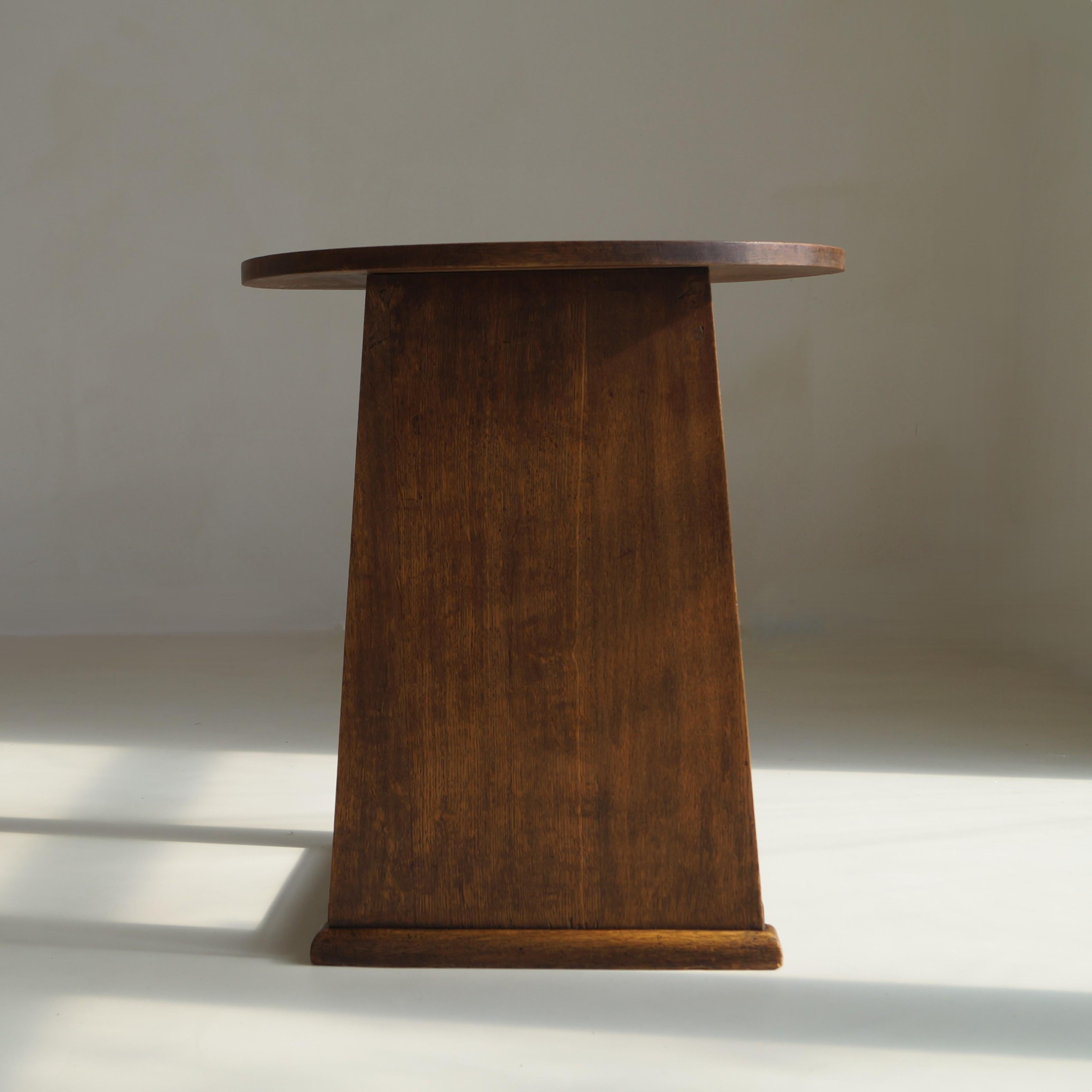 Niederländischer Art Deco Beistelltisch der Haagse Schule mit verjüngter Basis, 1920er Jahre im Zustand „Gut“ im Angebot in EVERDINGEN, NL