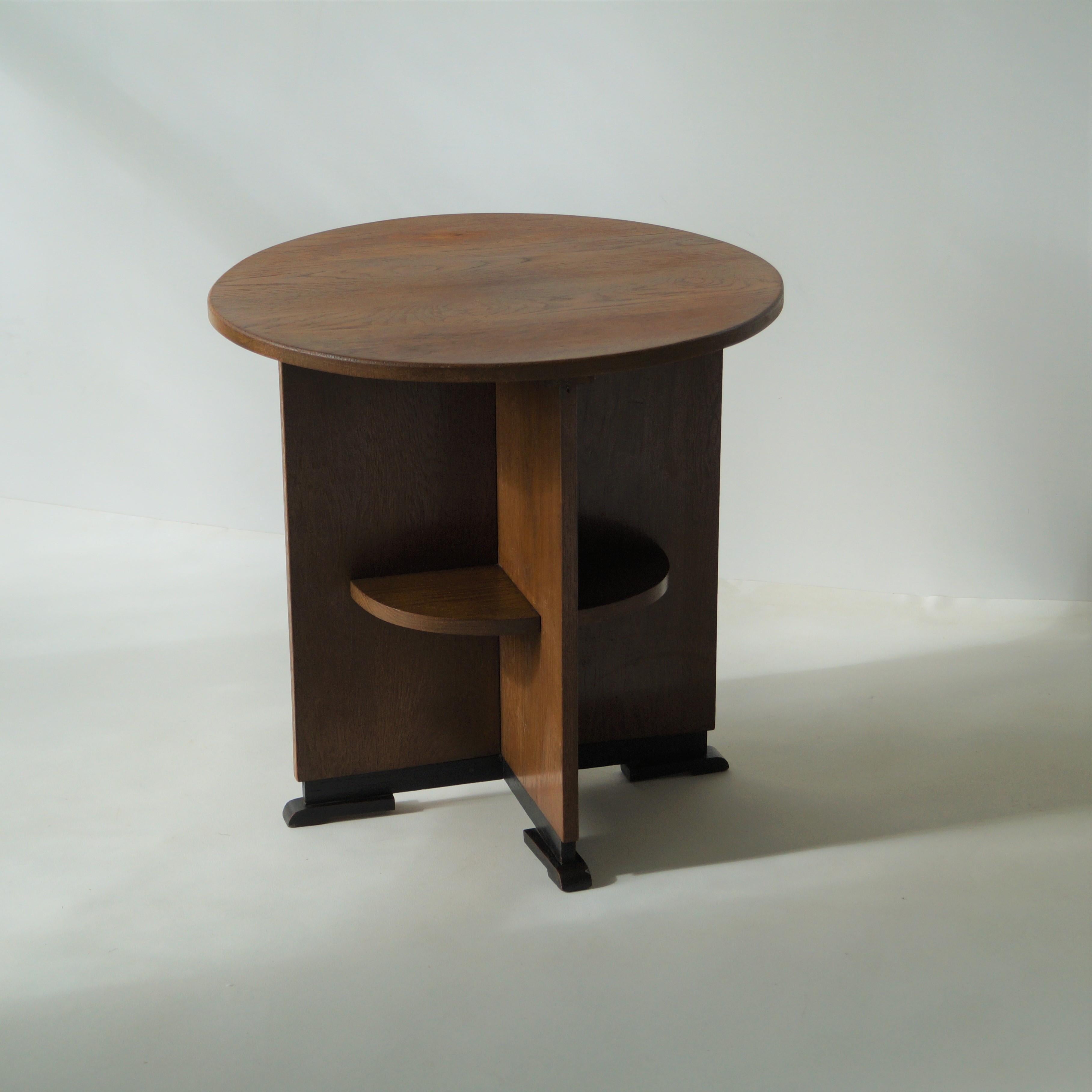 Dutch Art Deco (Haagse School) Occasional Table with Modernist Lines, 1920s In Good Condition In EVERDINGEN, NL