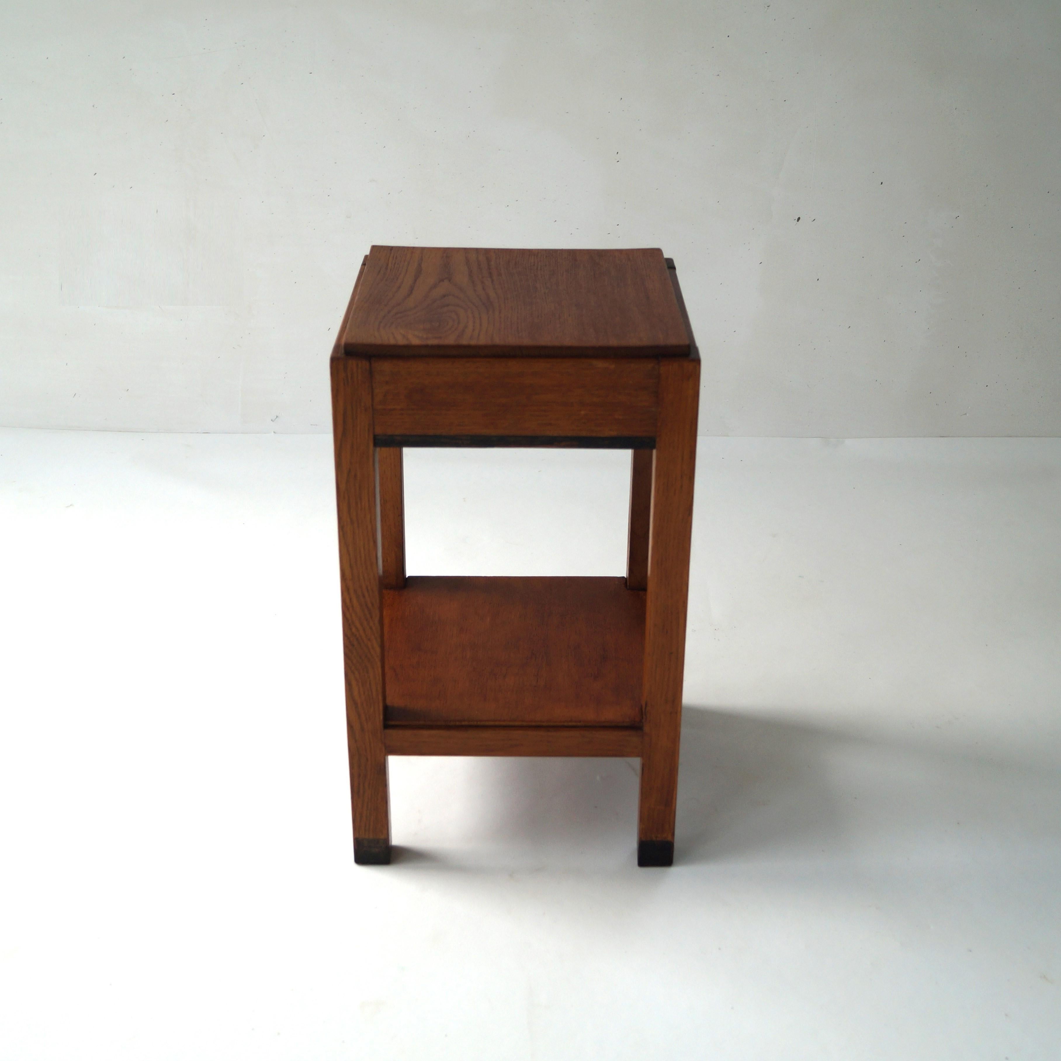 Dutch Art Deco Haagse School square side table, 1930s In Good Condition For Sale In EVERDINGEN, NL