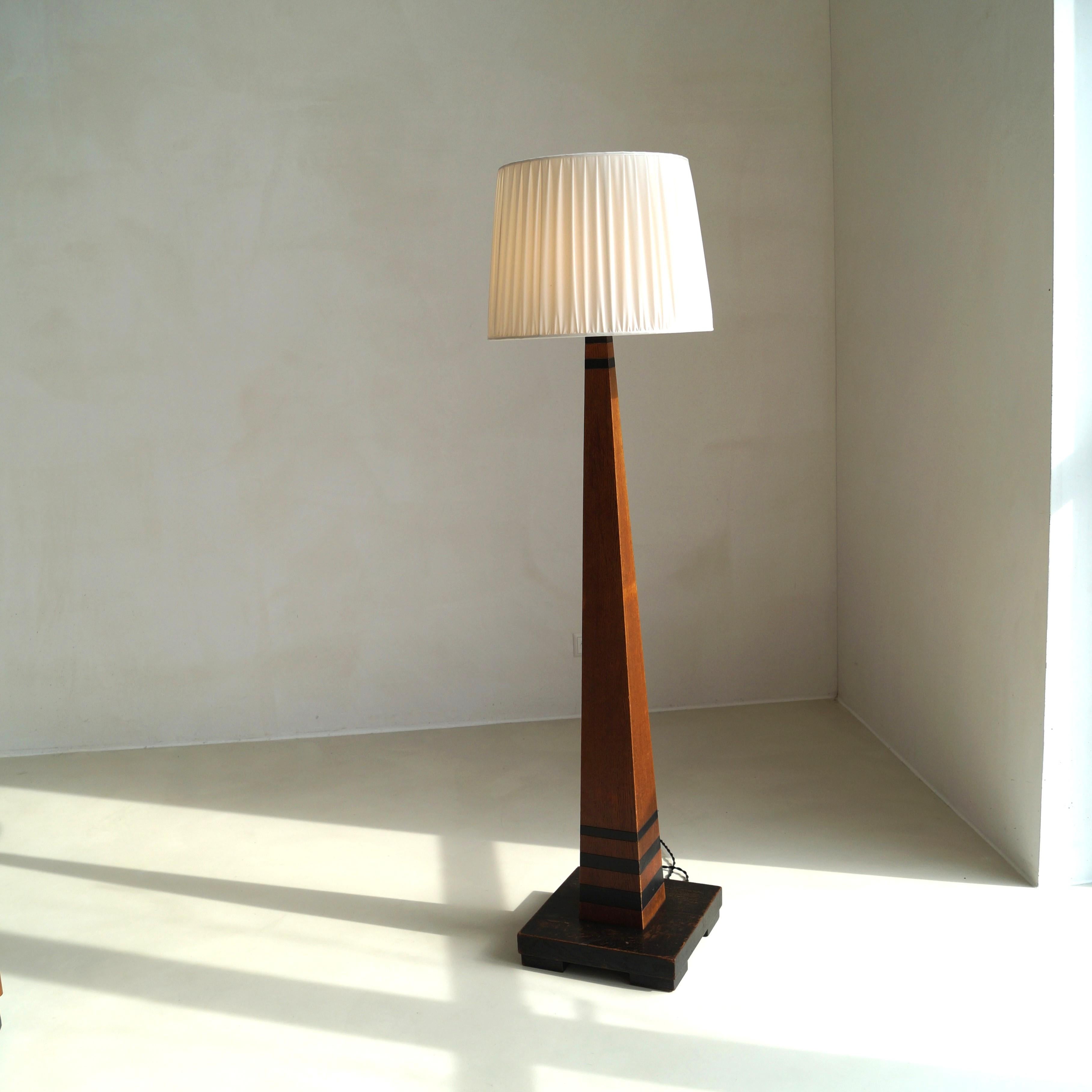 Niederländische Stehlampe im Art-déco-Stil und im kubistischen Stil, 1920er Jahre (Frühes 20. Jahrhundert) im Angebot