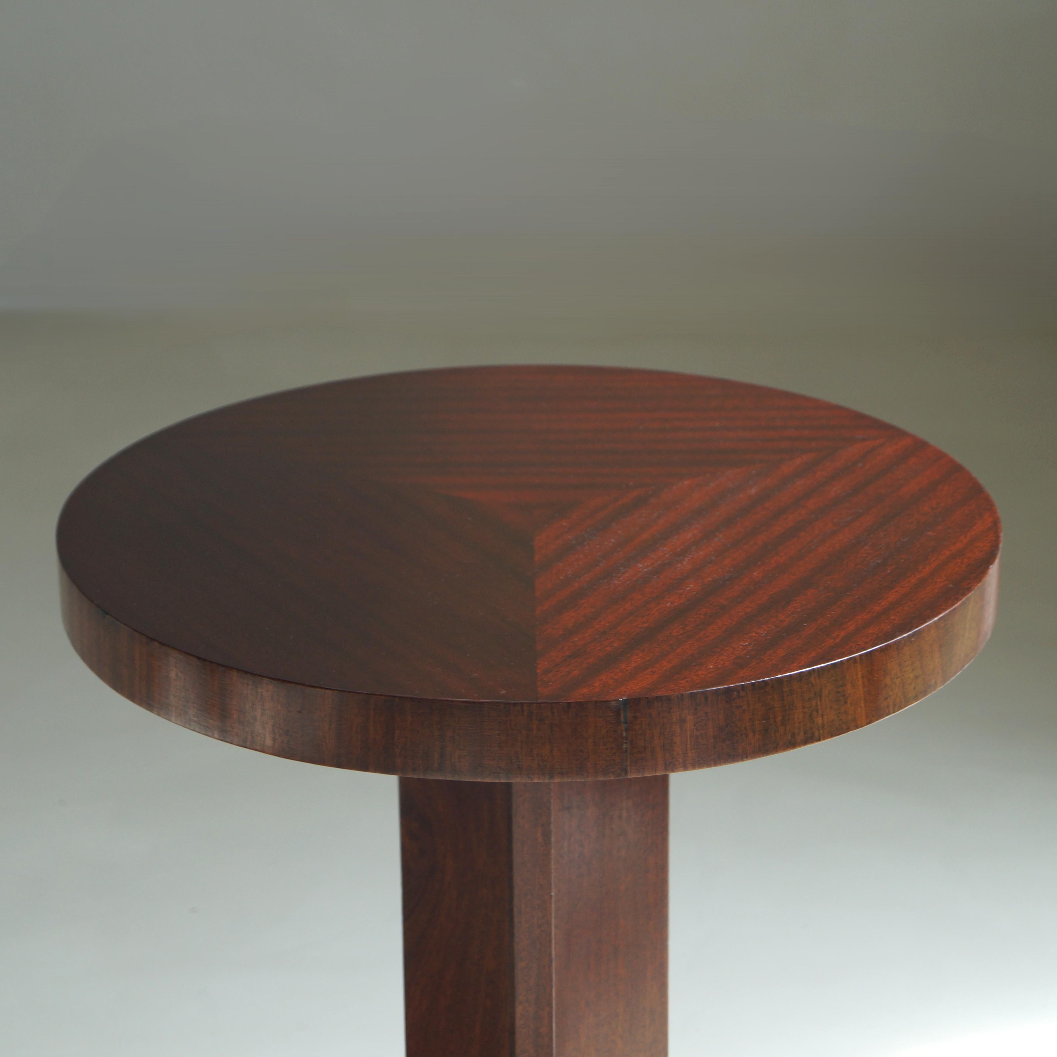 Fait main Table d'appoint ou de cocktail moderniste hollandaise Art déco, années 1920 en vente