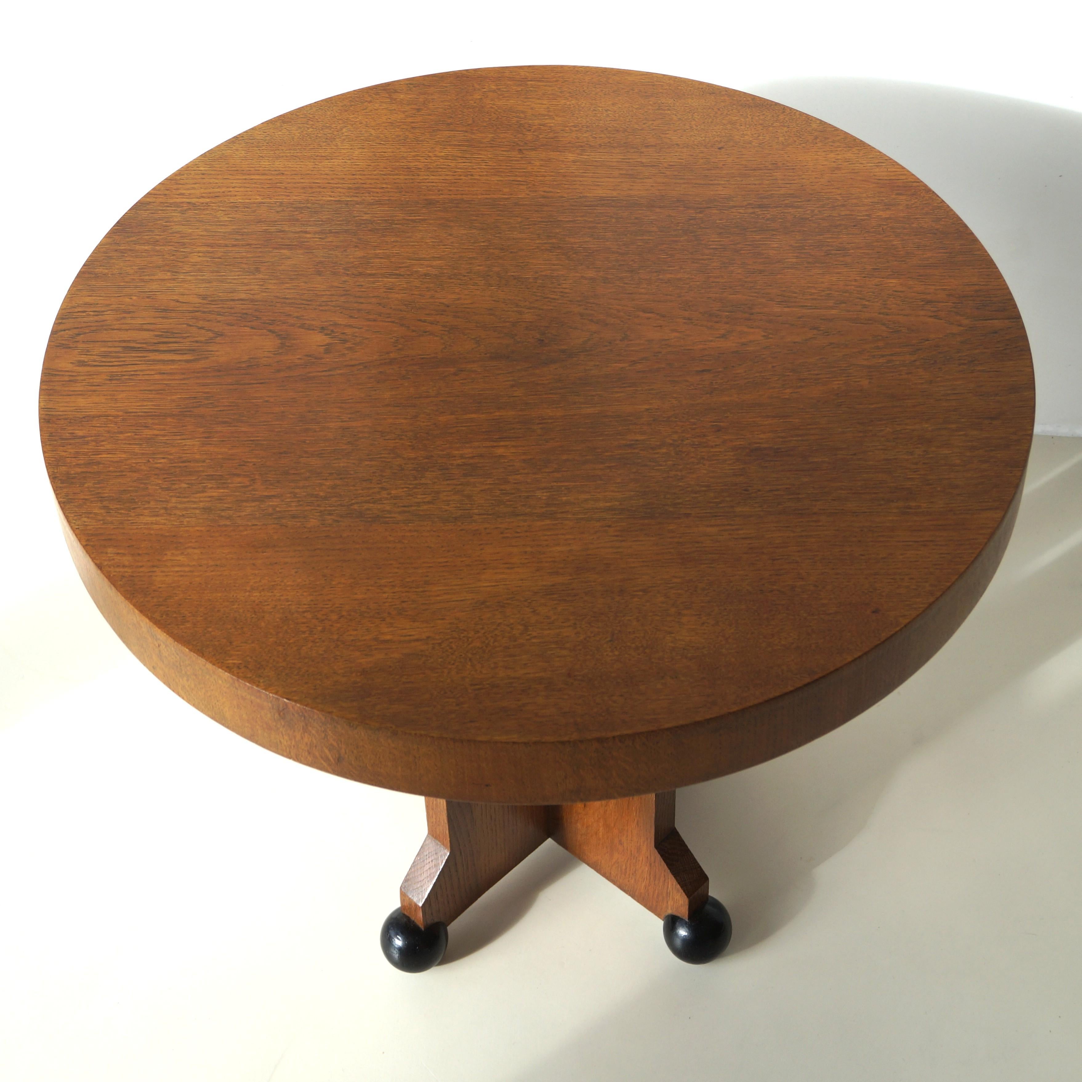 Dutch Art Deco modernist coffee table on ball feet, 1920s For Sale 8