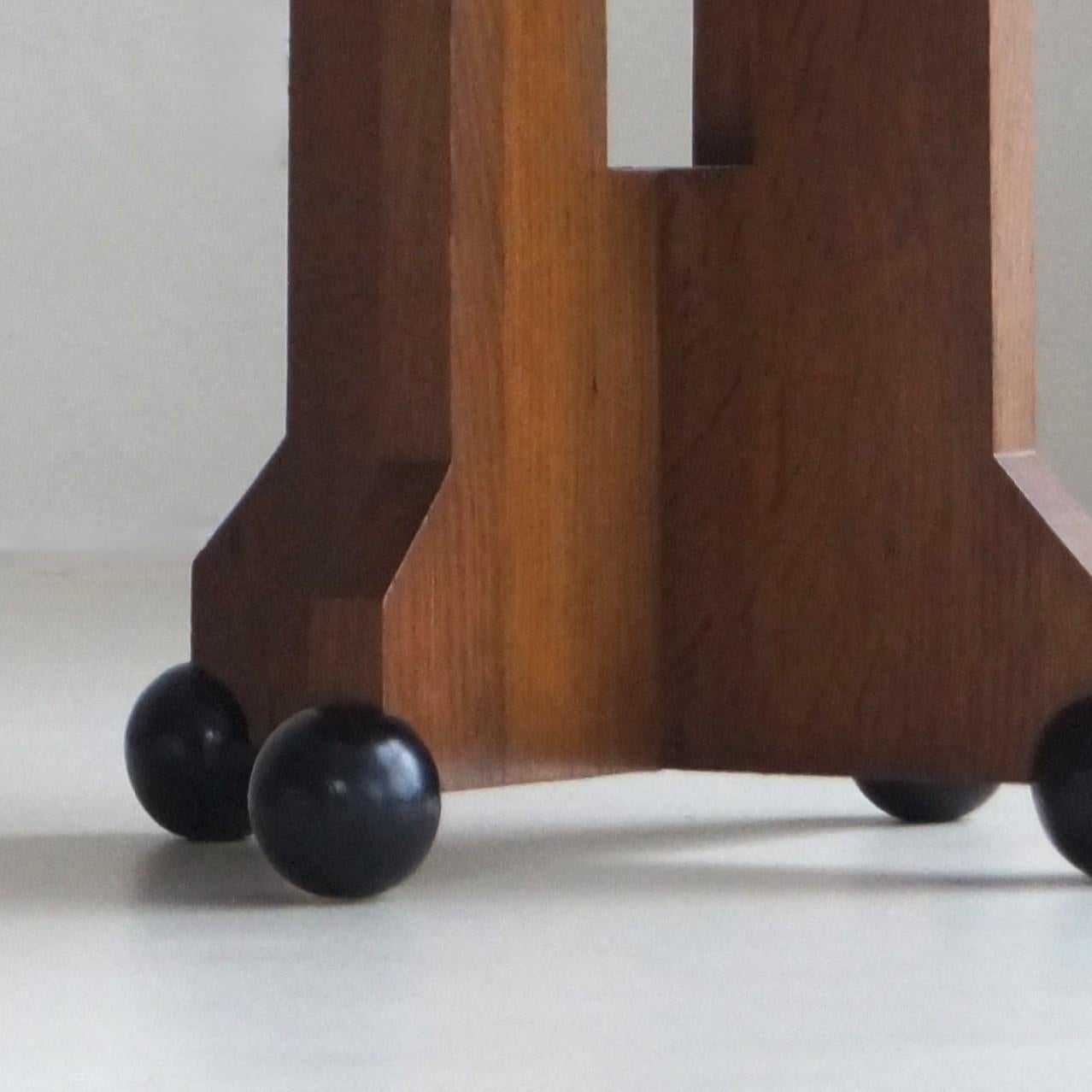 Dutch Art Deco modernist coffee table on ball feet, 1920s For Sale 3