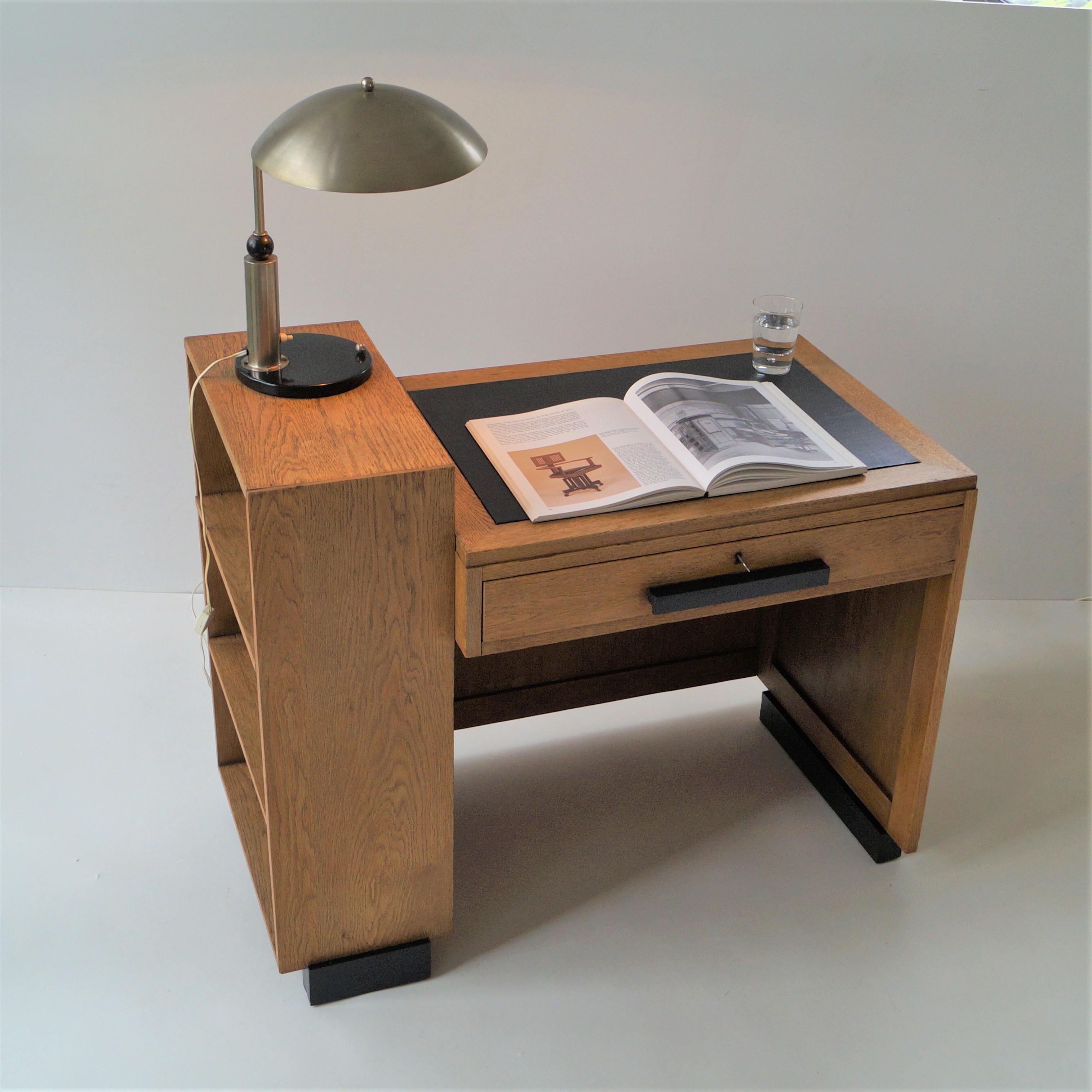 Niederländischer Schreibtisch im Art-Déco-Stil, Niederlande, 1920er Jahre im Zustand „Gut“ im Angebot in EVERDINGEN, NL