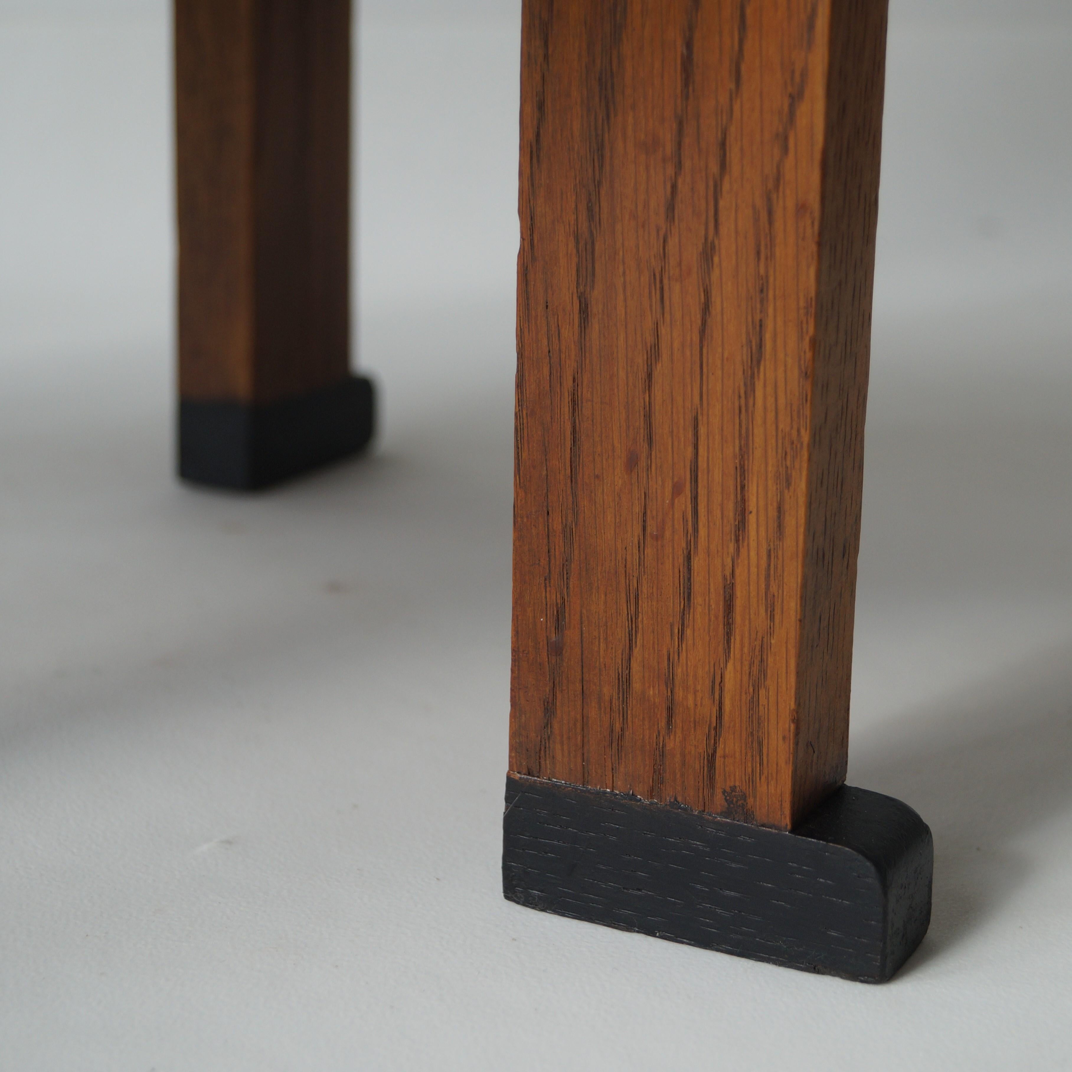 Dutch Art Deco Modernist occasional table in oak, 1920s 9