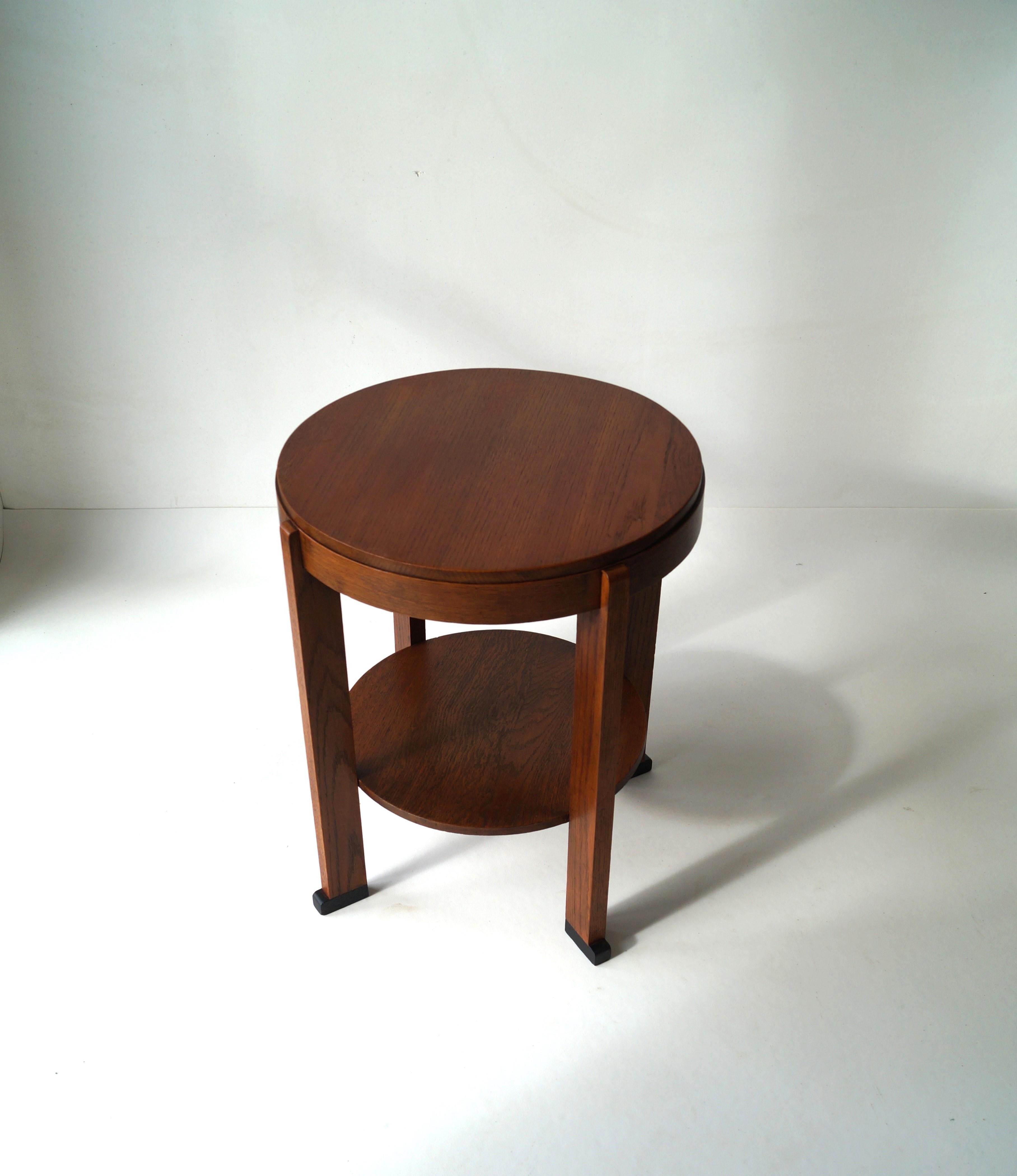 Dutch Art Deco Modernist occasional table in oak, 1920s 1