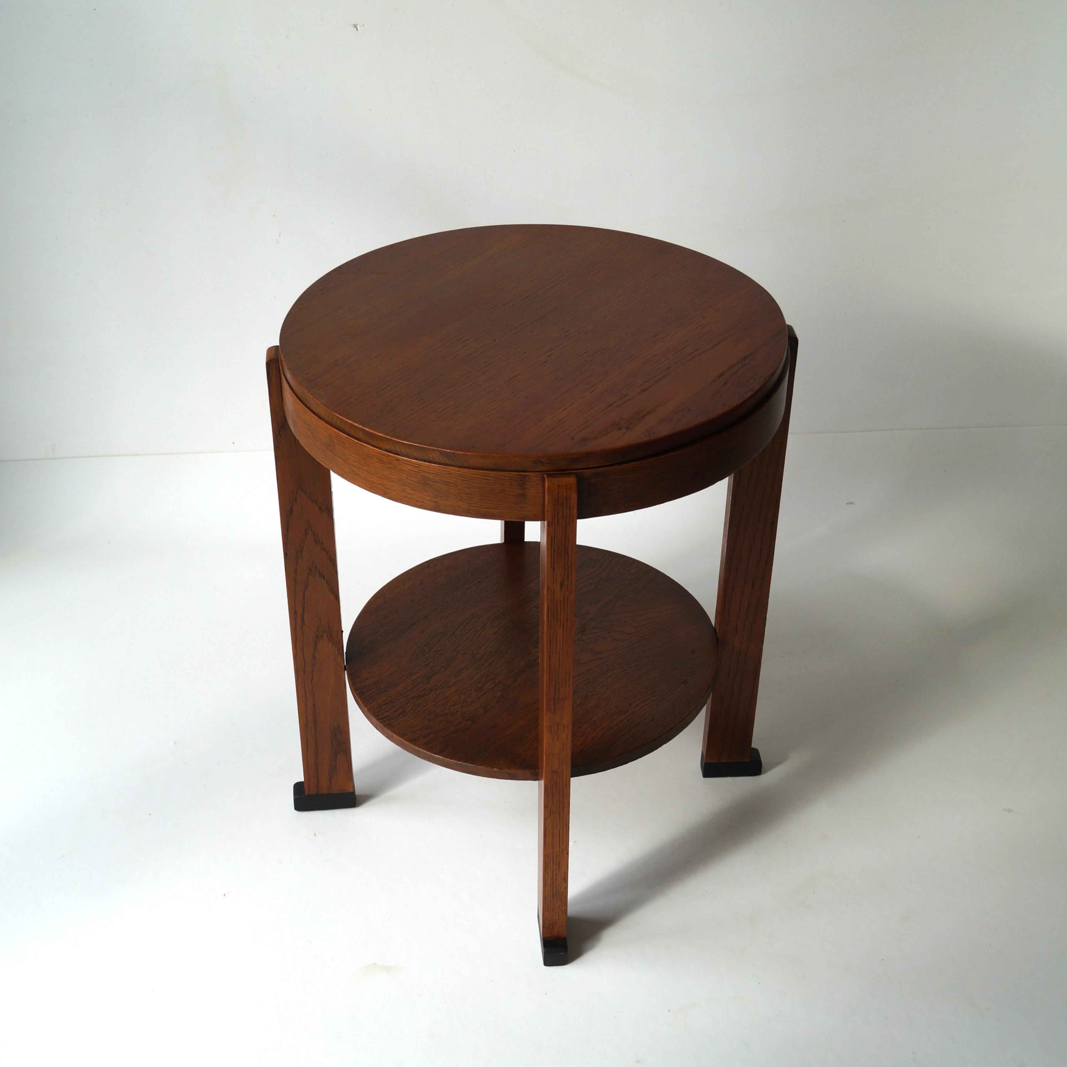 Dutch Art Deco Modernist occasional table in oak, 1920s 3