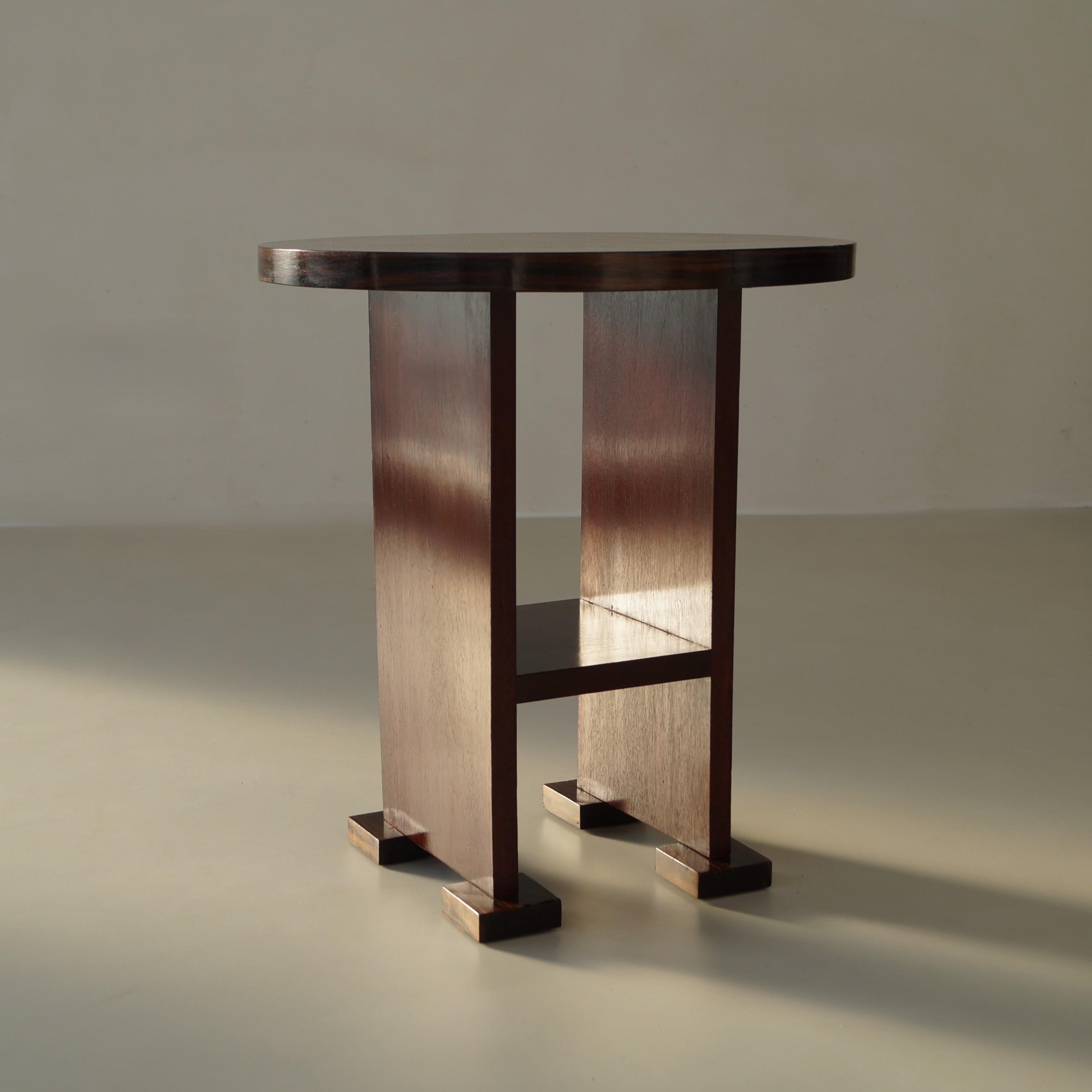 Hand-Crafted Dutch Art Deco Modernist occasional table or side table, 1920s For Sale