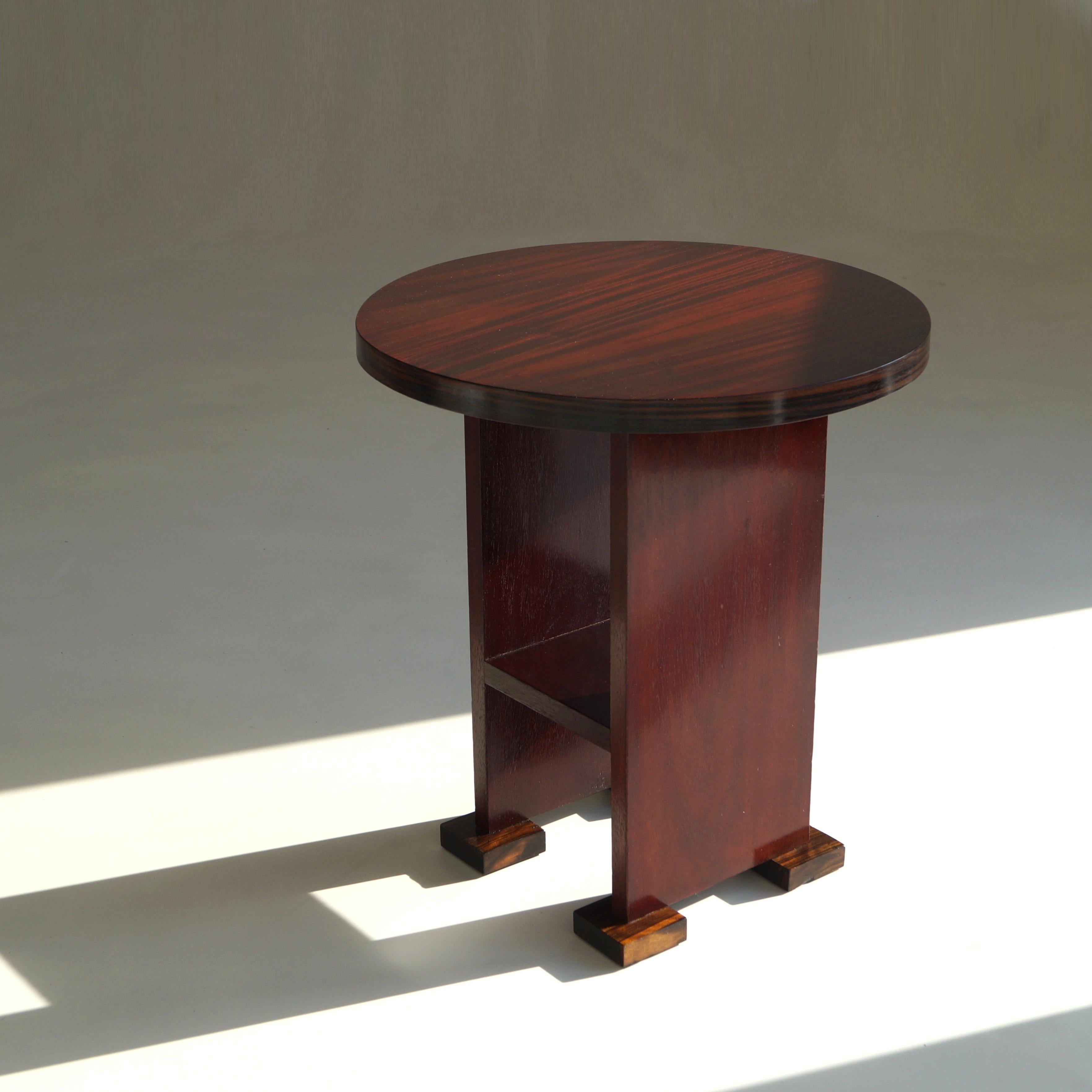 Dutch Art Deco Modernist occasional table or side table, 1920s In Good Condition For Sale In EVERDINGEN, NL