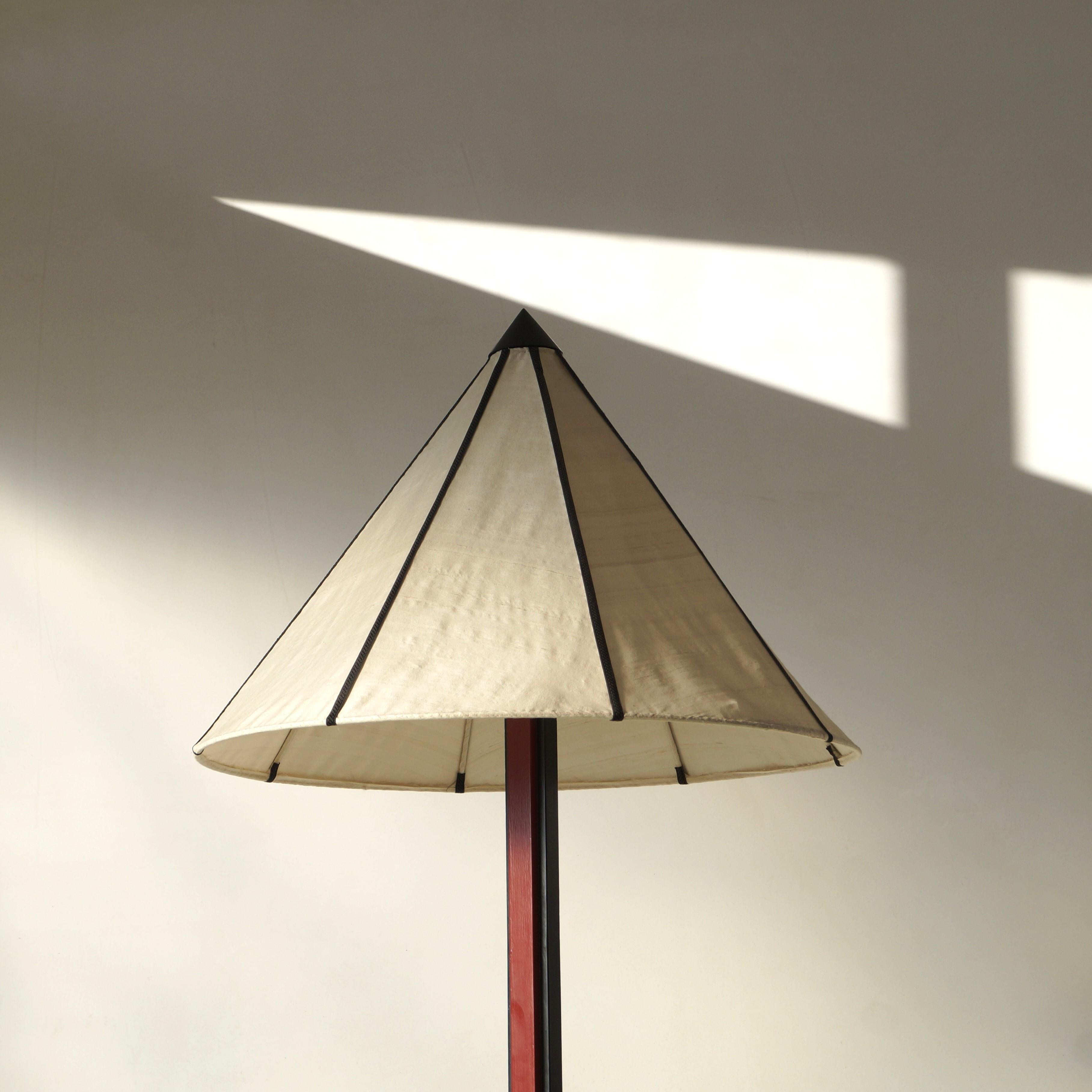 Early 20th Century Dutch Art Deco modernist red and black floor lamp, 1920s