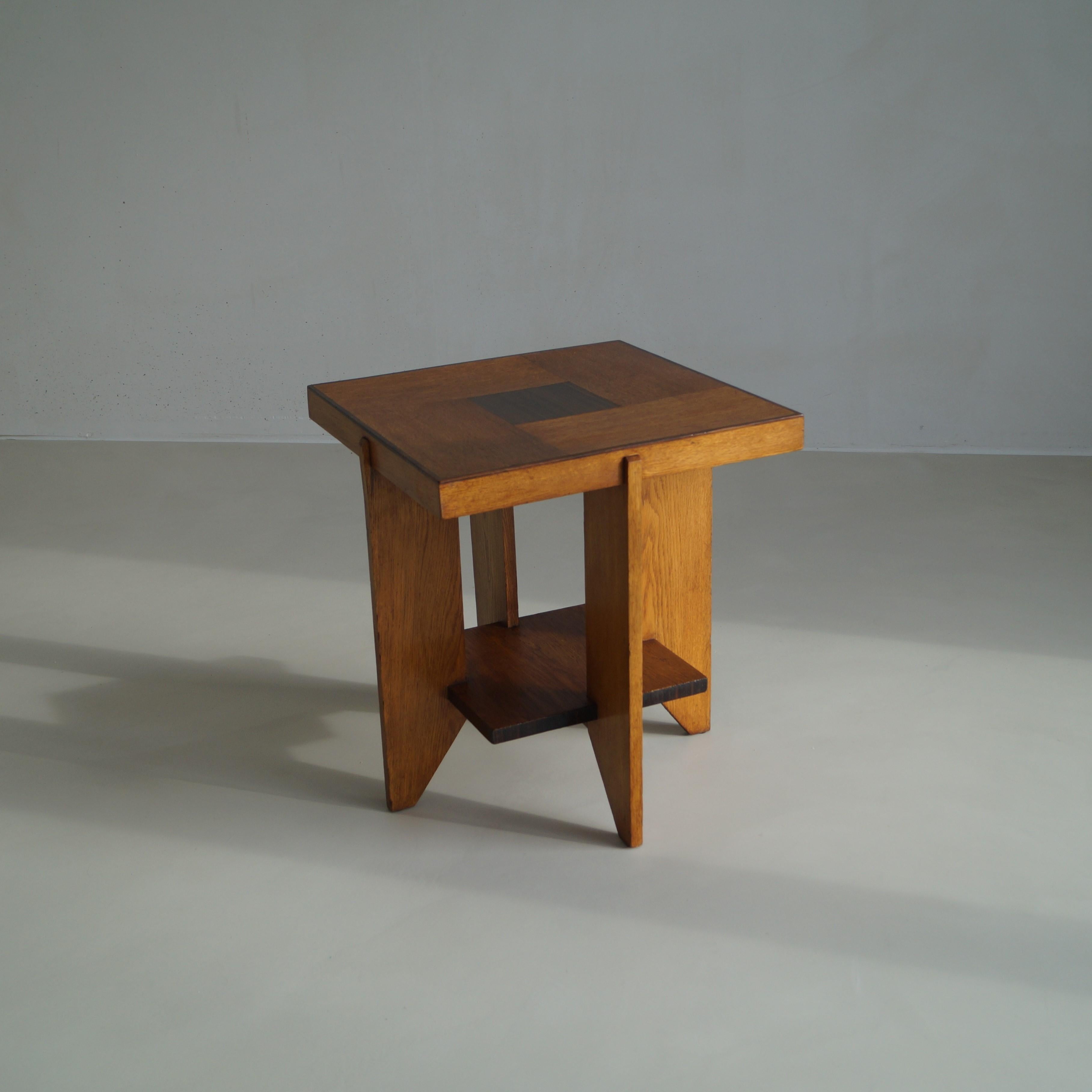 Early 20th Century Dutch Art Deco modernist side table attributed to Hendrik Wouda, 1920s