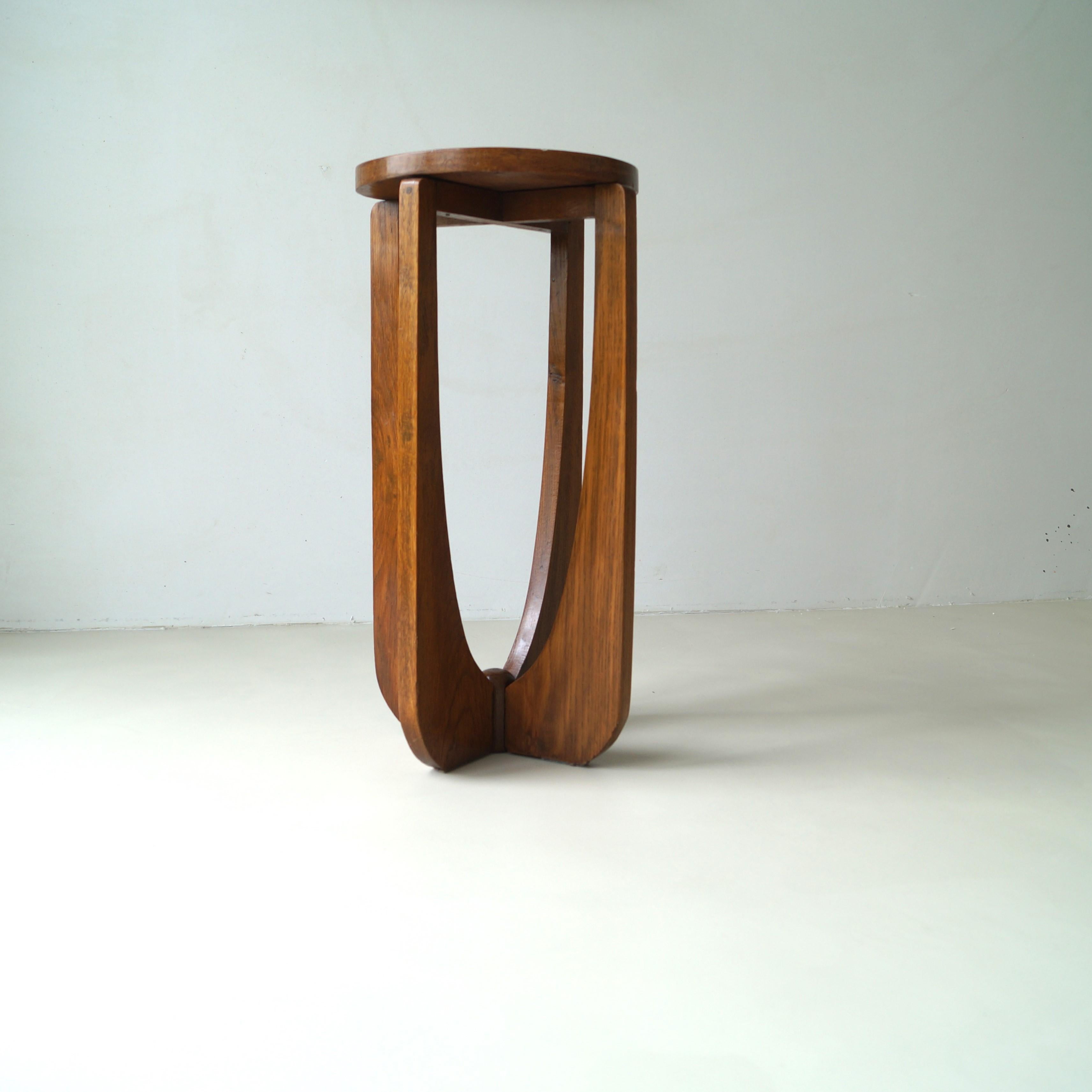 Oak Dutch Art Deco Modernist side table or plant table, 1920s