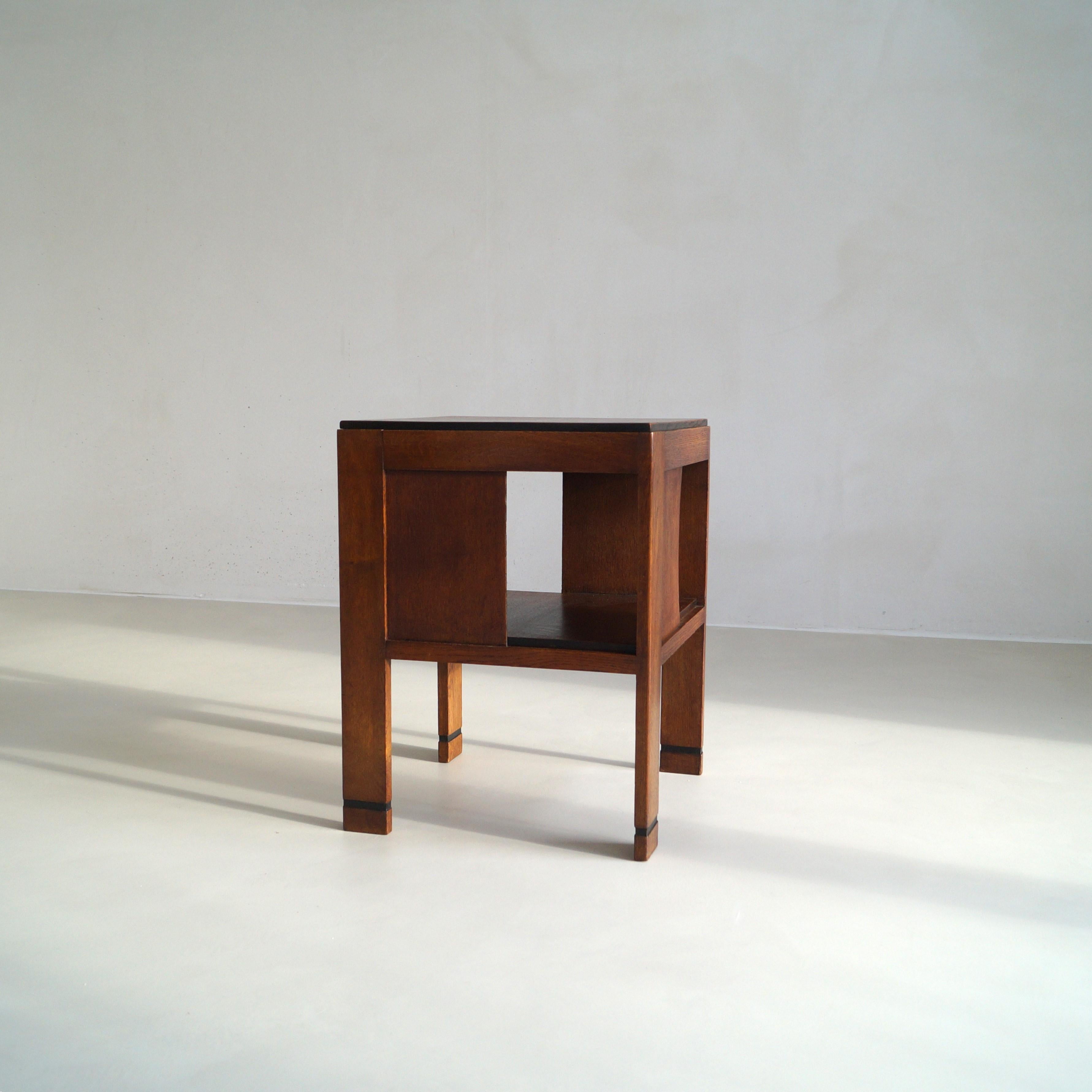 Hand-Crafted Dutch Art Deco modernist square occasional table, 1920s