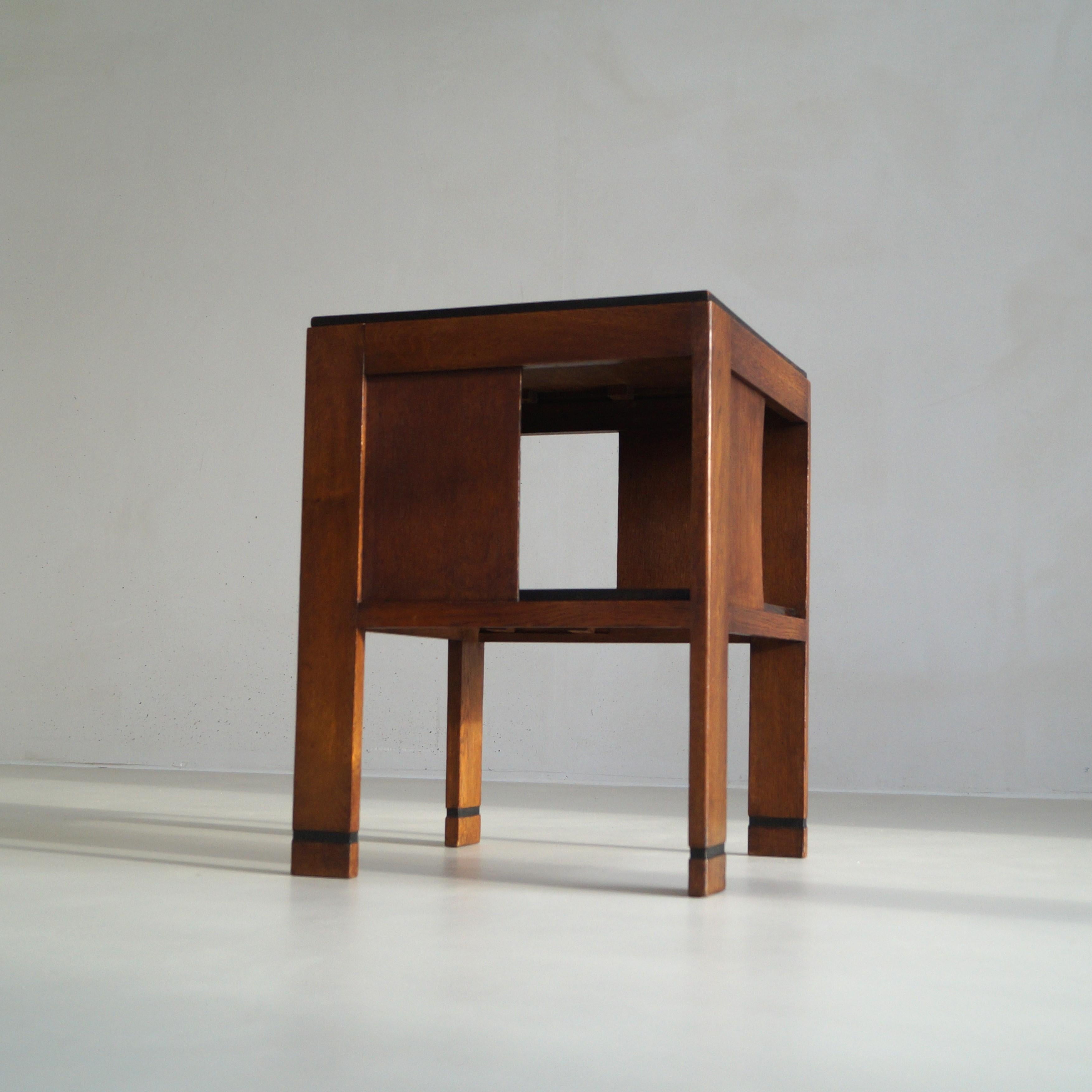 Dutch Art Deco modernist square occasional table, 1920s In Good Condition In EVERDINGEN, NL