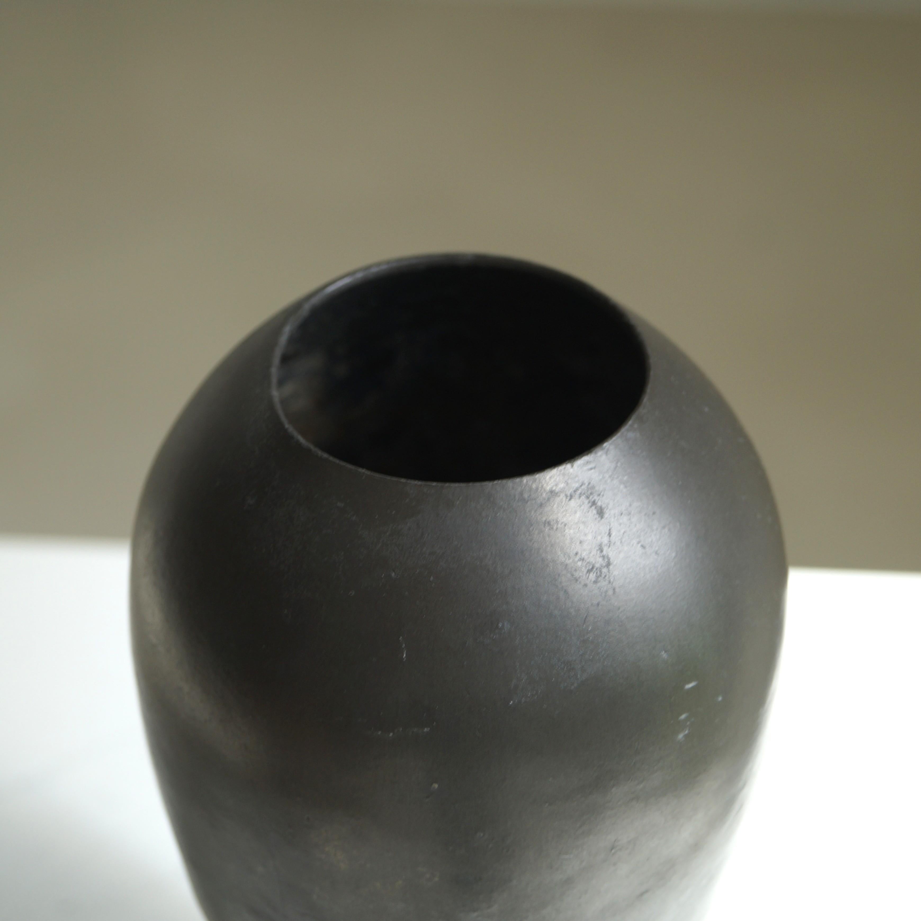 Dutch Art Deco modernist vase by Daalderop, 1920s 4