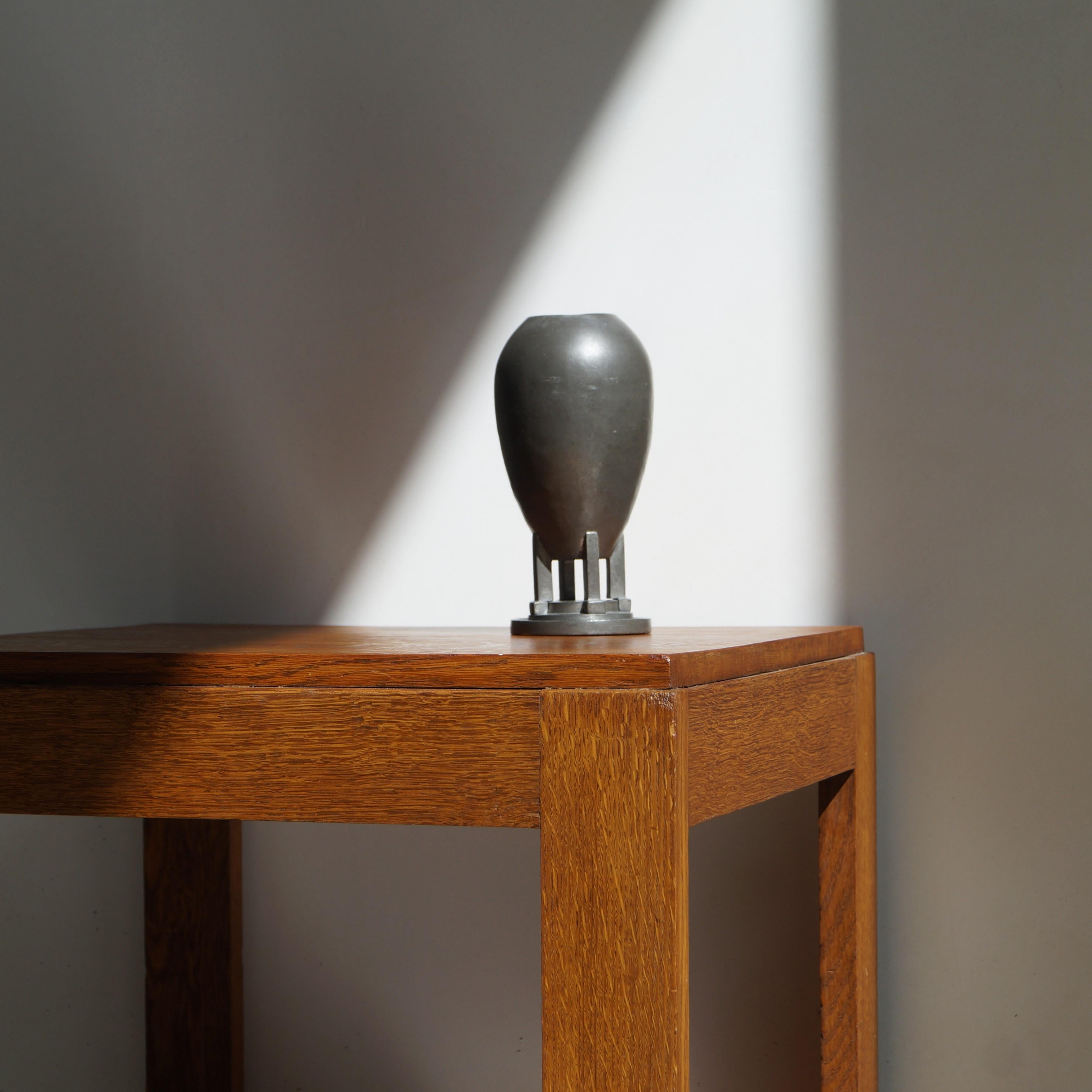 Hand-Crafted Dutch Art Deco modernist vase by Daalderop, 1920s