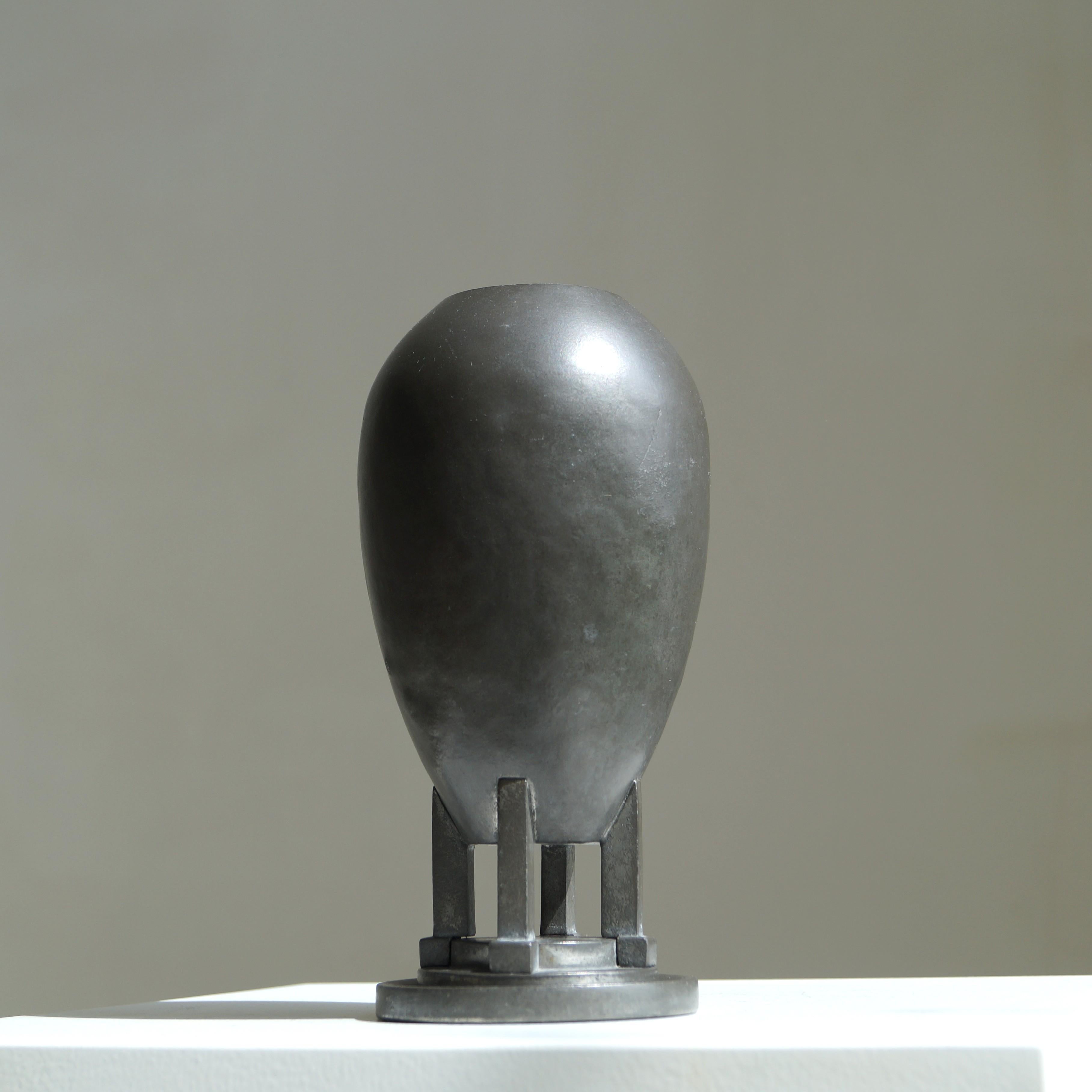 Dutch Art Deco modernist vase by Daalderop, 1920s In Good Condition In EVERDINGEN, NL