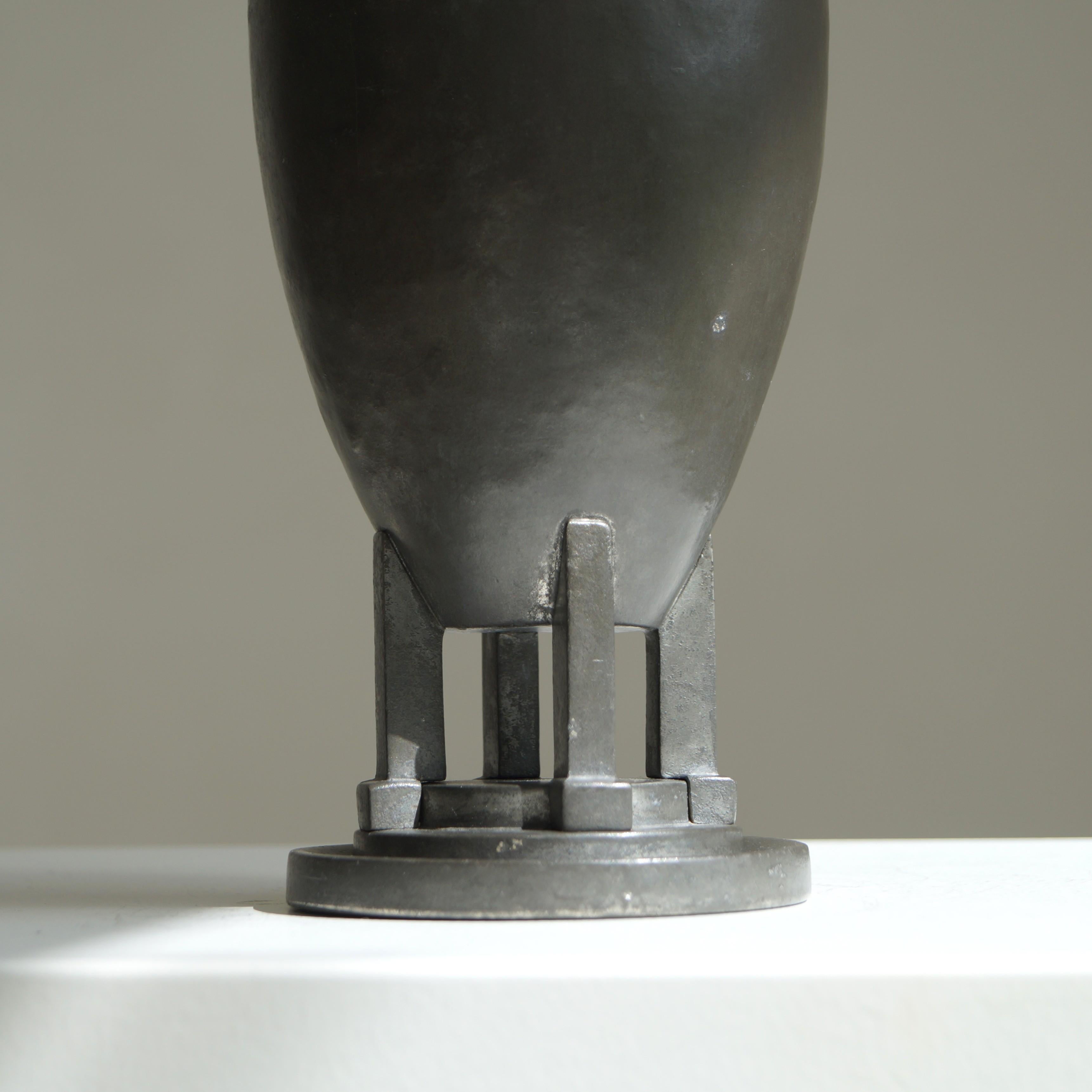 Early 20th Century Dutch Art Deco modernist vase by Daalderop, 1920s