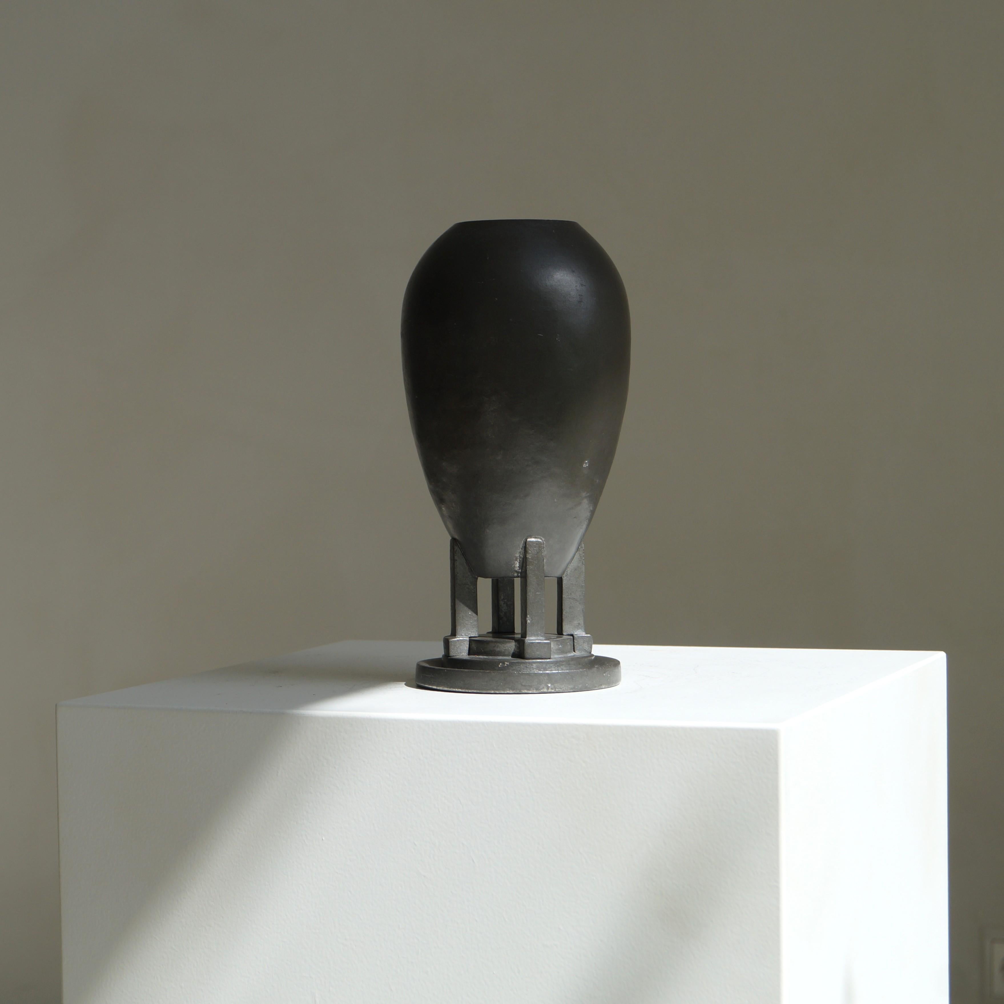 Dutch Art Deco modernist vase by Daalderop, 1920s 2