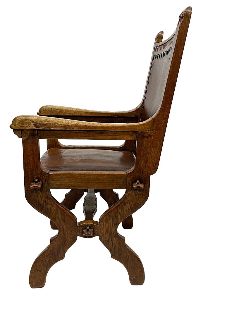 20th Century Dutch Art Deco oak and leather armchair, 1920s For Sale