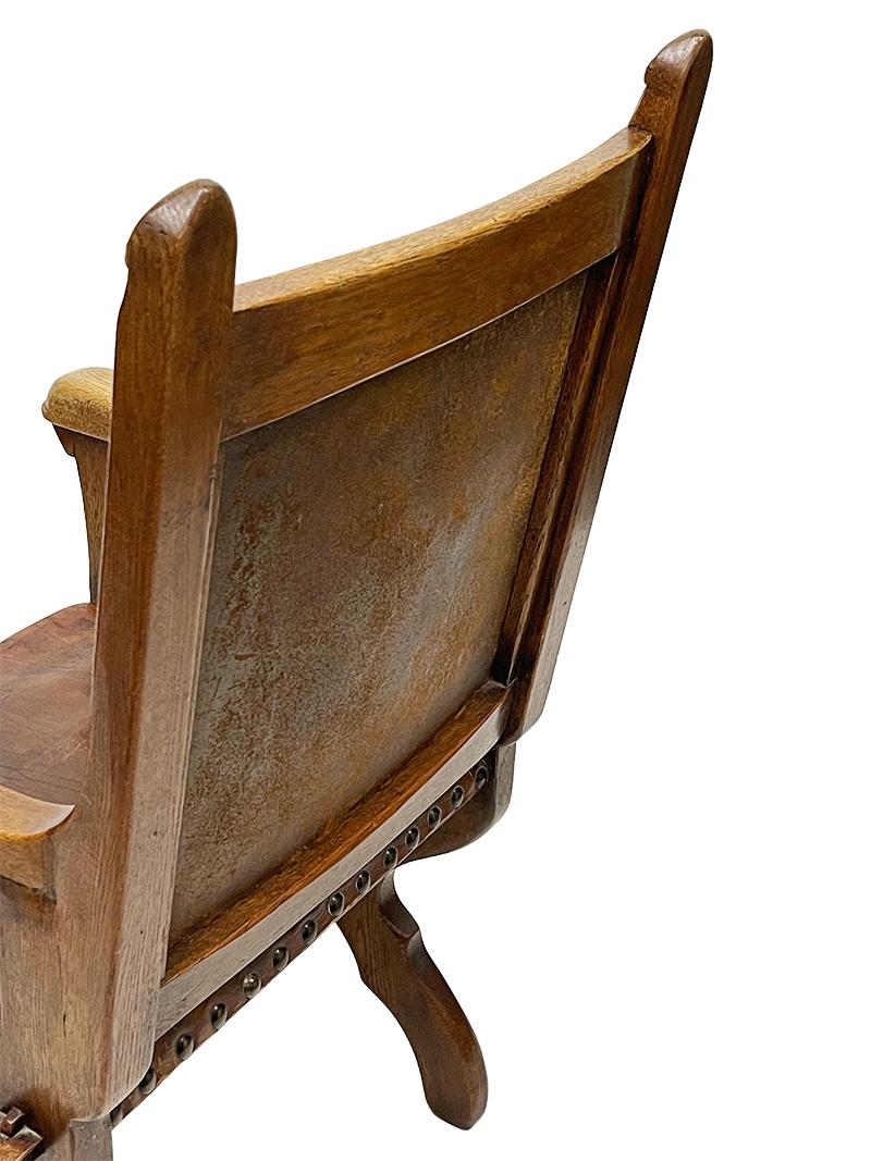 Dutch Art Deco oak and leather armchair, 1920s For Sale 2
