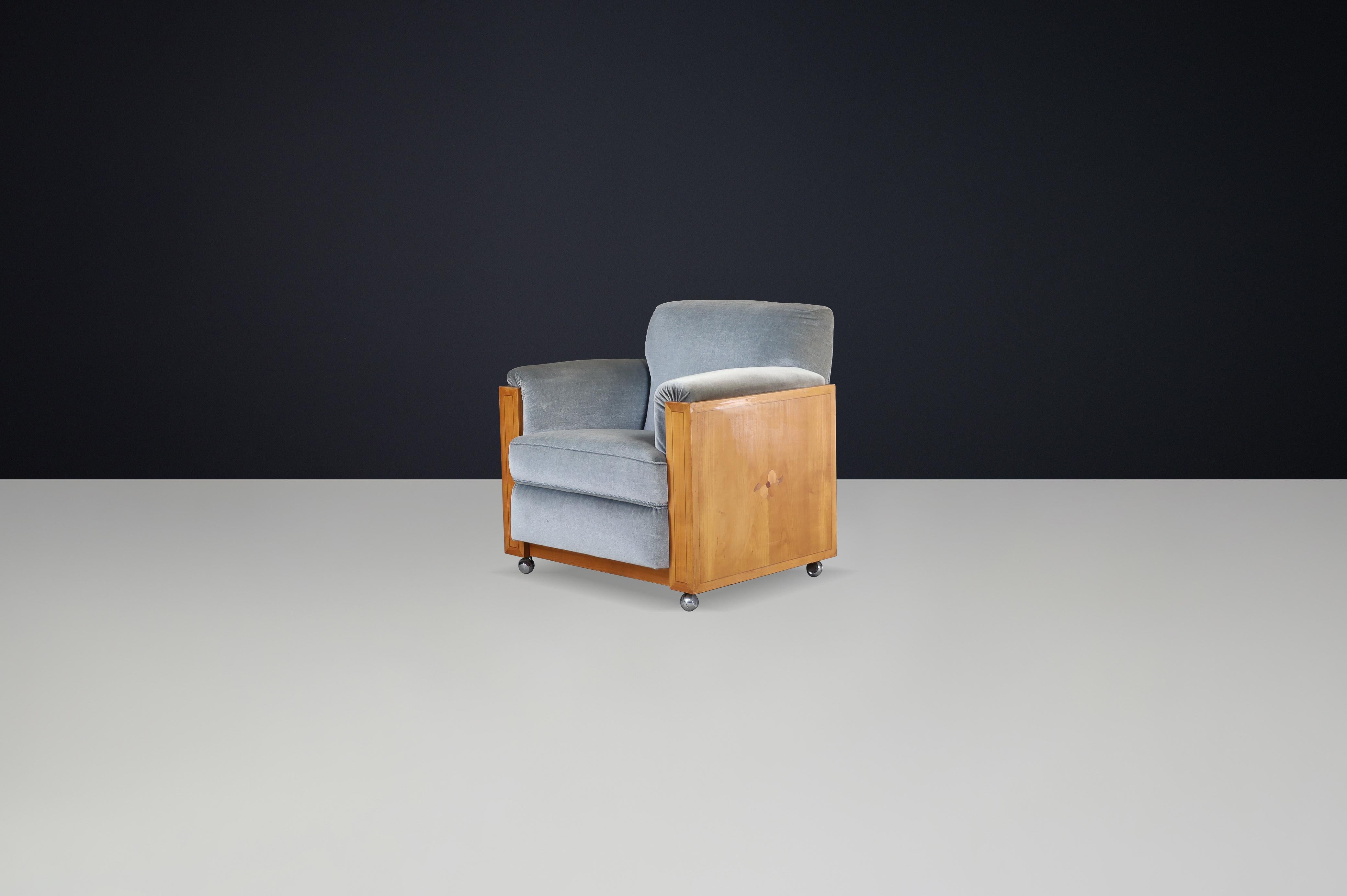 Dutch Art Deco Oak Armchair with Inlaid Motif and Original Grey Velvet, 1930s For Sale 4