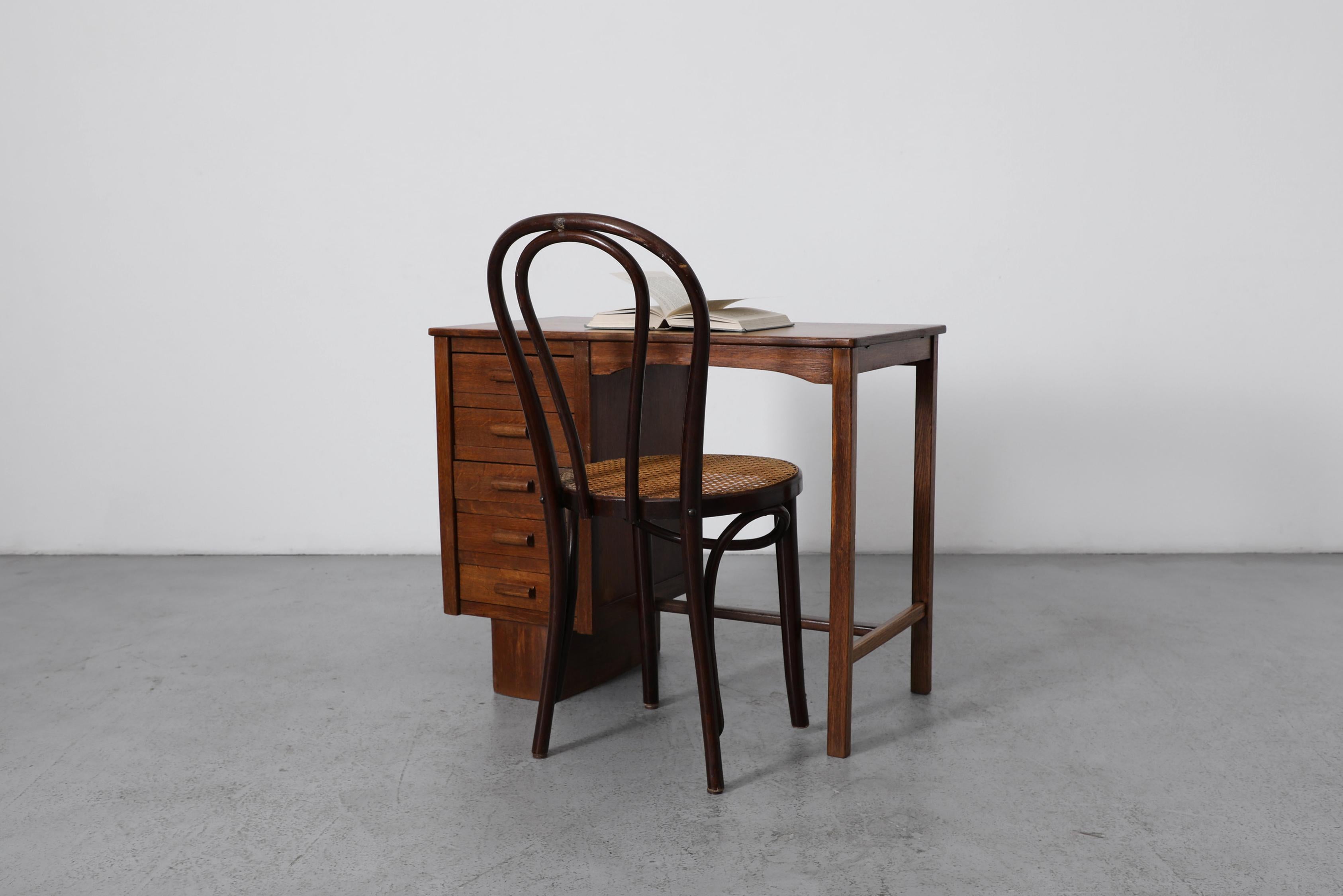 Scuola di Amsterdam Scrivania olandese in stile Art Deco in Oak con cinque cassetti impilati, P.E.L. A. in vendita