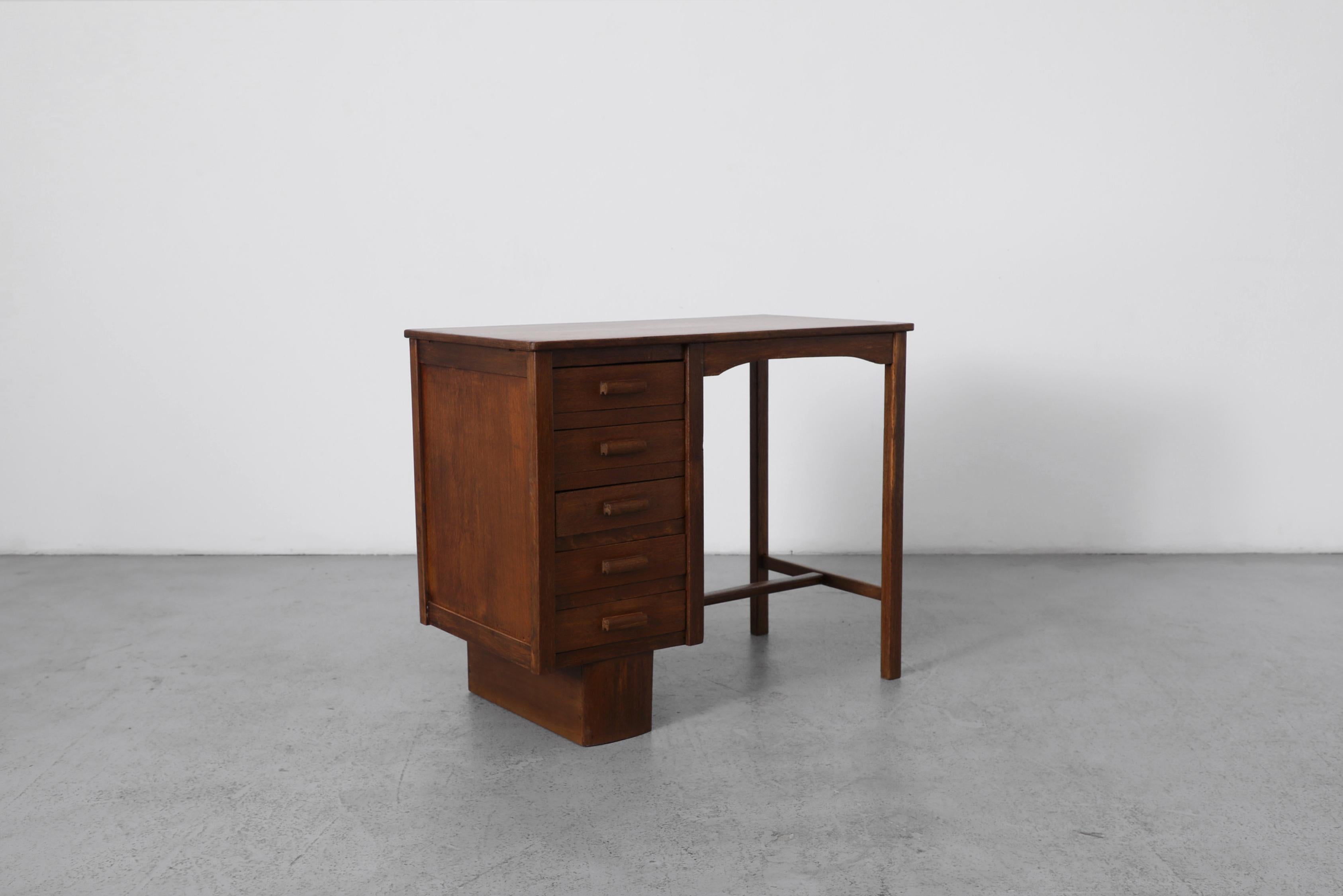 Quercia Scrivania olandese in stile Art Deco in Oak con cinque cassetti impilati, P.E.L. A. in vendita