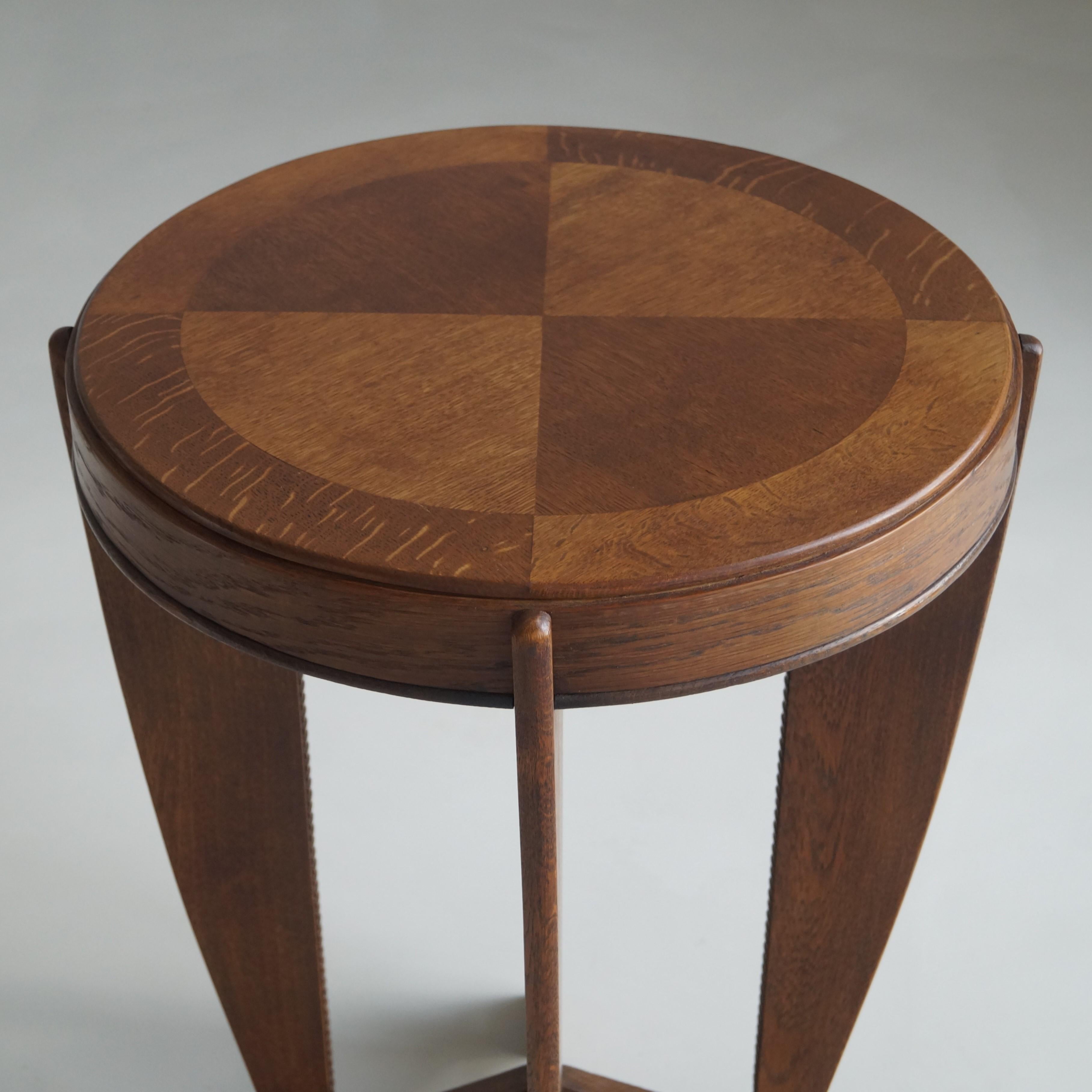 Table d'appoint ou guéridon Art déco hollandais en Oak, années 1920 en vente 6