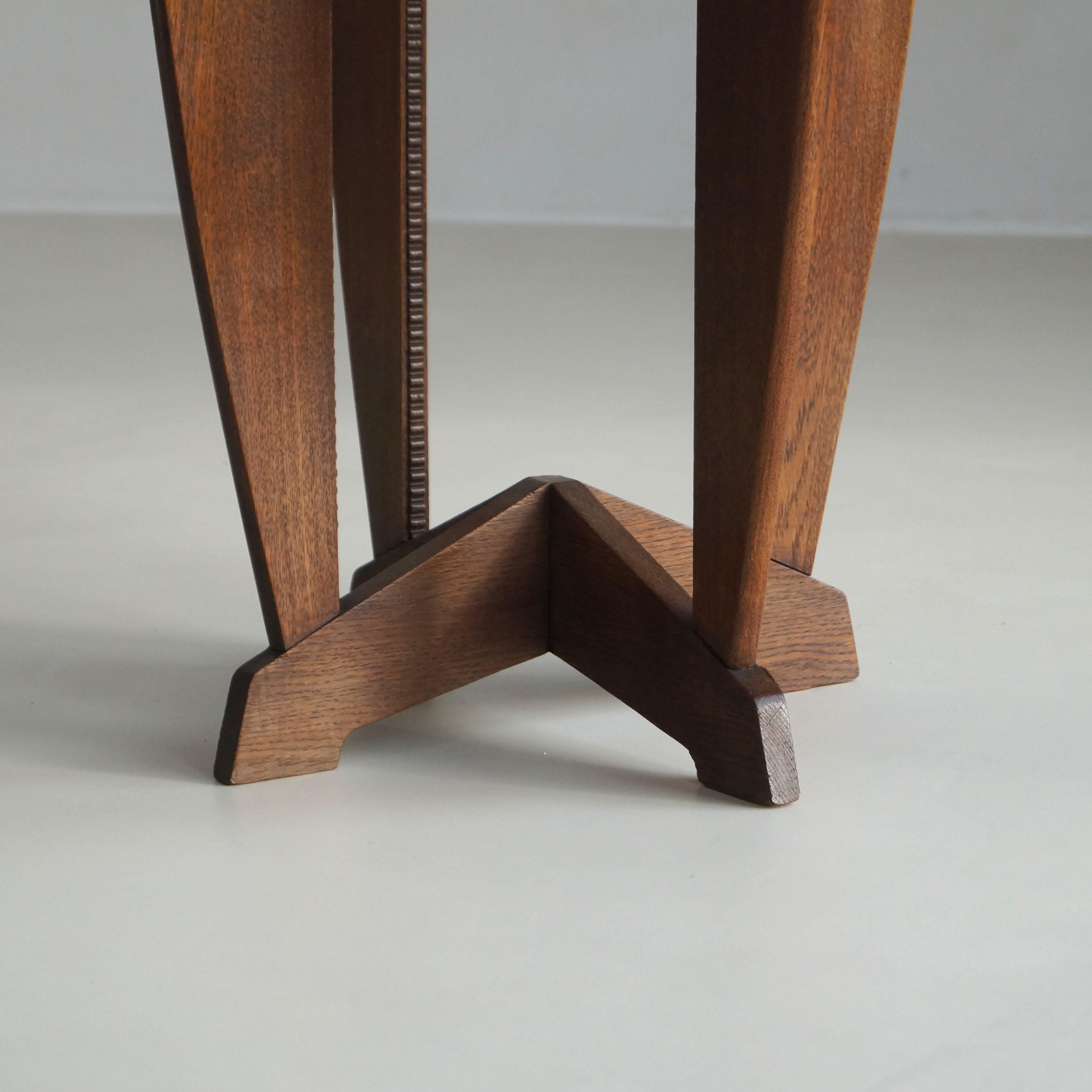 Table d'appoint ou guéridon Art déco hollandais en Oak, années 1920 en vente 7
