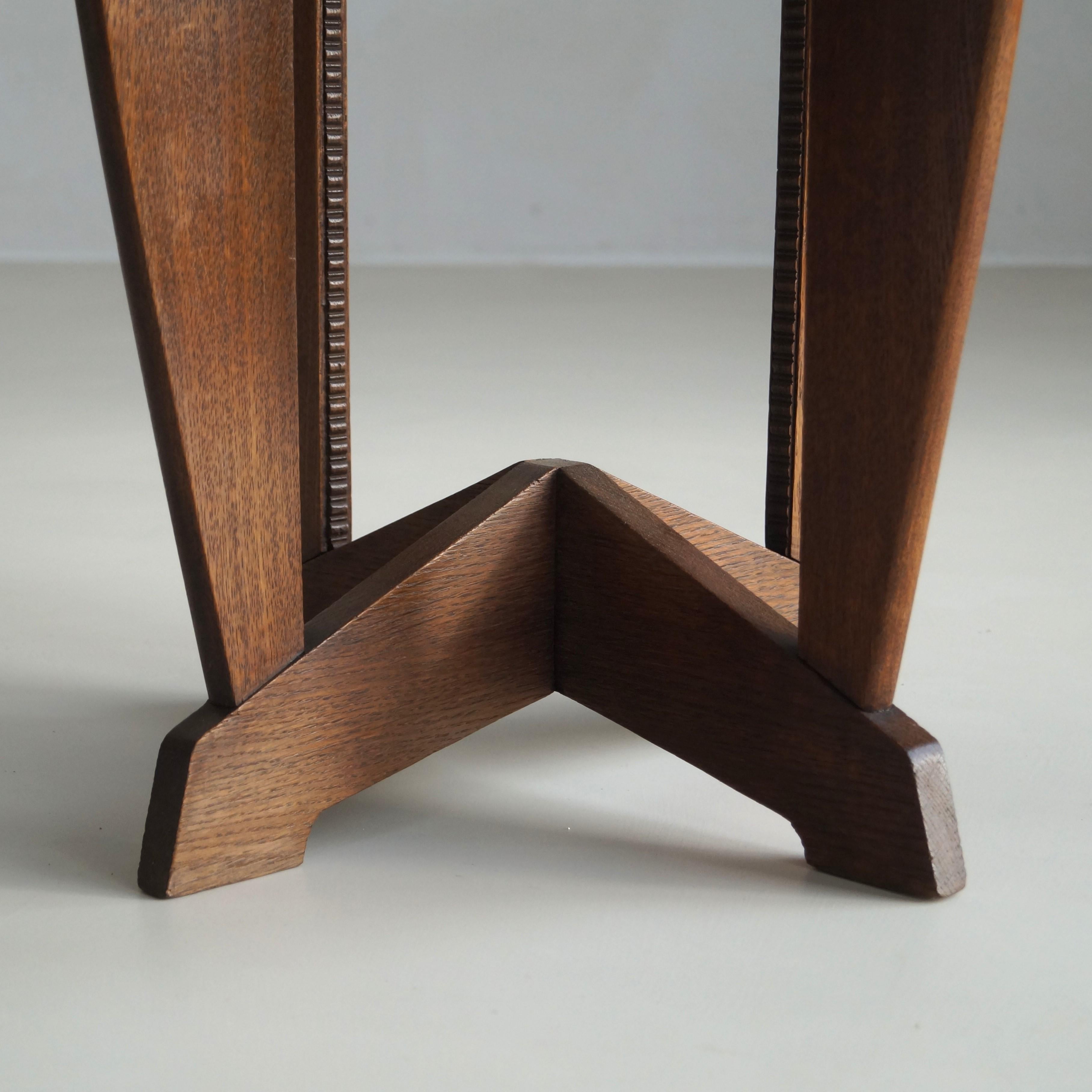 Table d'appoint ou guéridon Art déco hollandais en Oak, années 1920 en vente 8