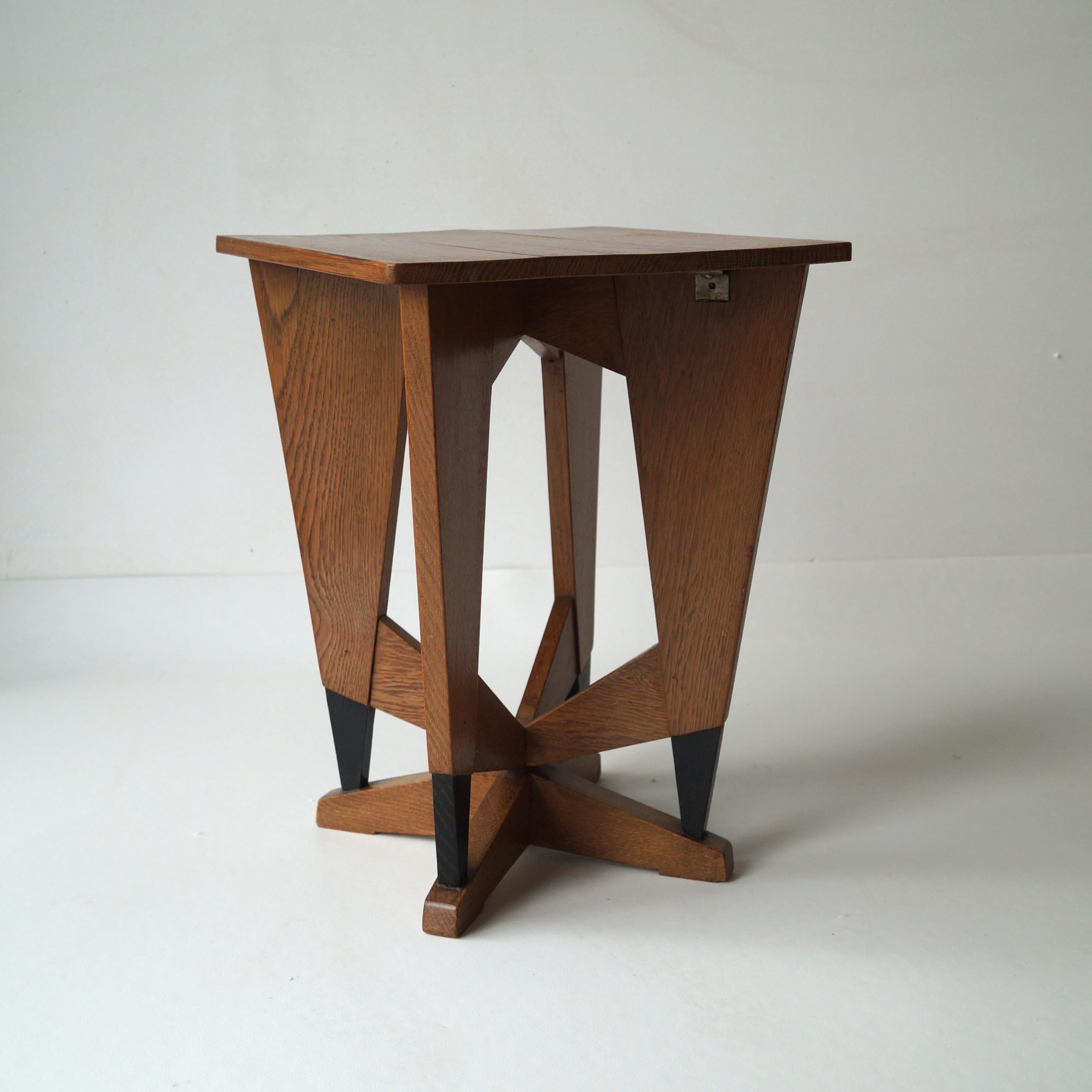 Hand-Crafted Dutch Art Deco Occasional Table by P.E.L. Izeren, 1920s For Sale