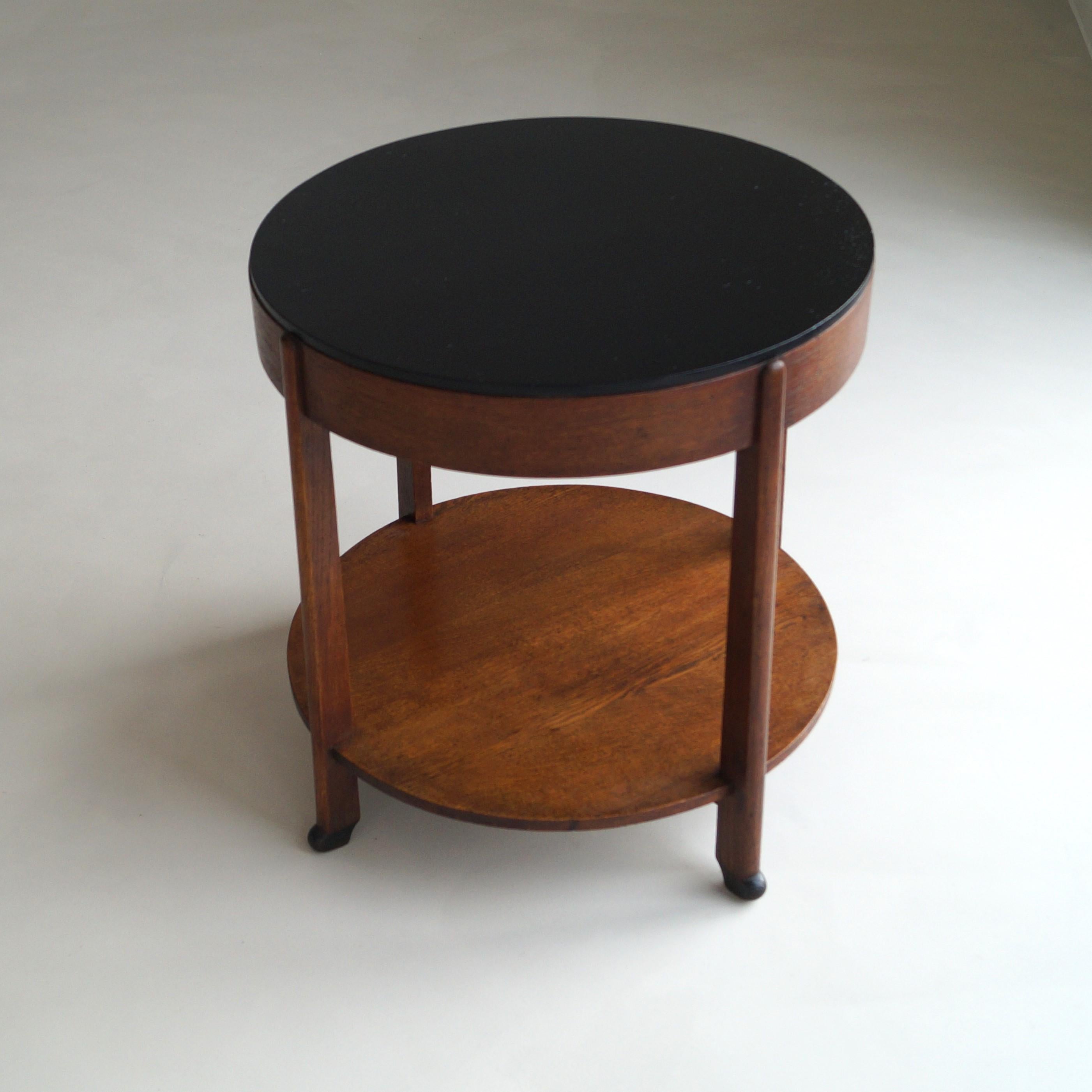 A 1920s Metz & Co occasional table by Willem Penaat, stamped underneath both tabletops WP, and it even still has the original Metz & Co pricetag/label. Extremely rare to find.
Documented in 'Metz & Co, the creative years' by P. Timmer (p.68).
Willem