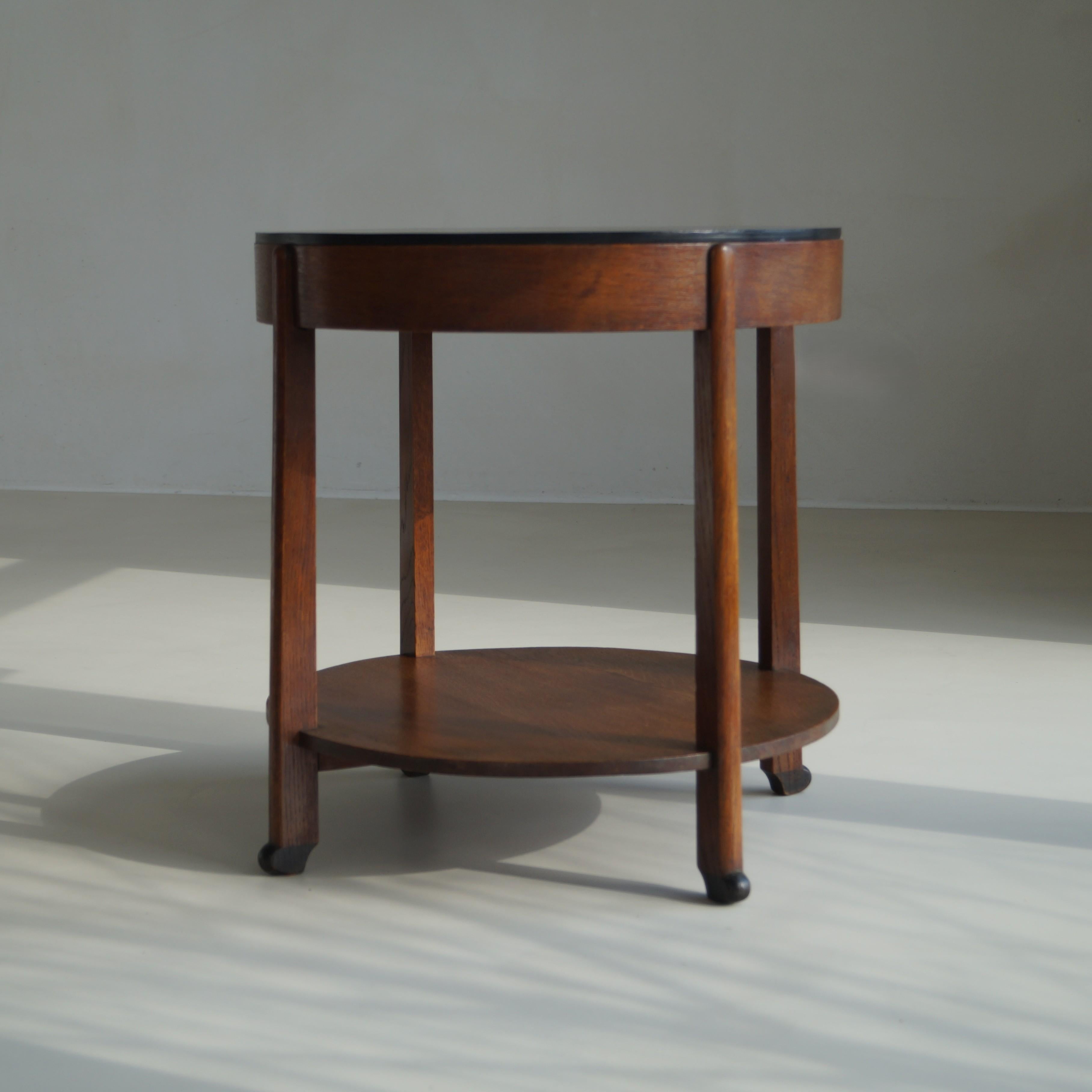 Early 20th Century Dutch Art Deco occasional table by Willem Penaat for Metz&Co, 1920s For Sale
