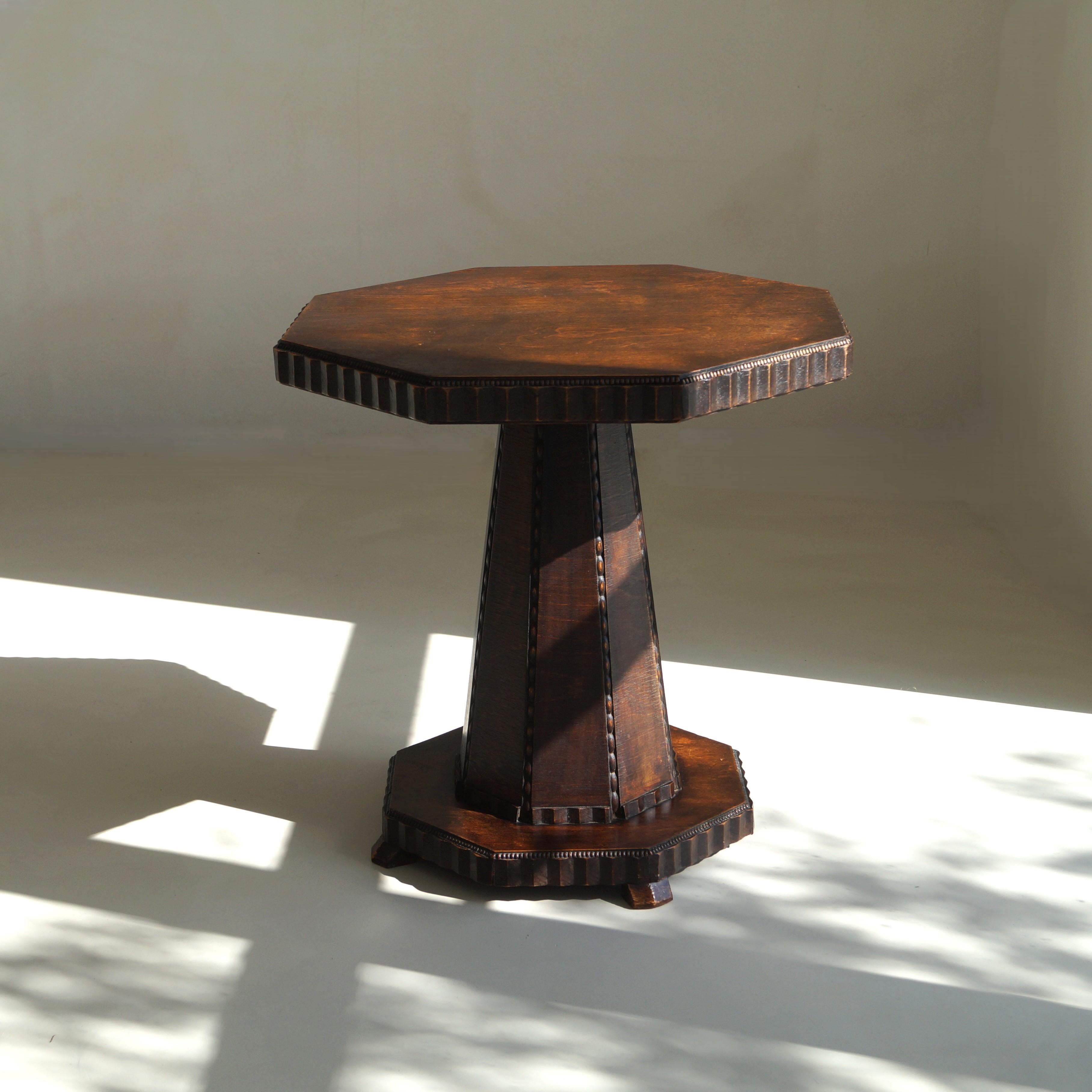Dutch Art Deco Octagonal Amsterdam School table with a sculptural design, 1920s For Sale 4
