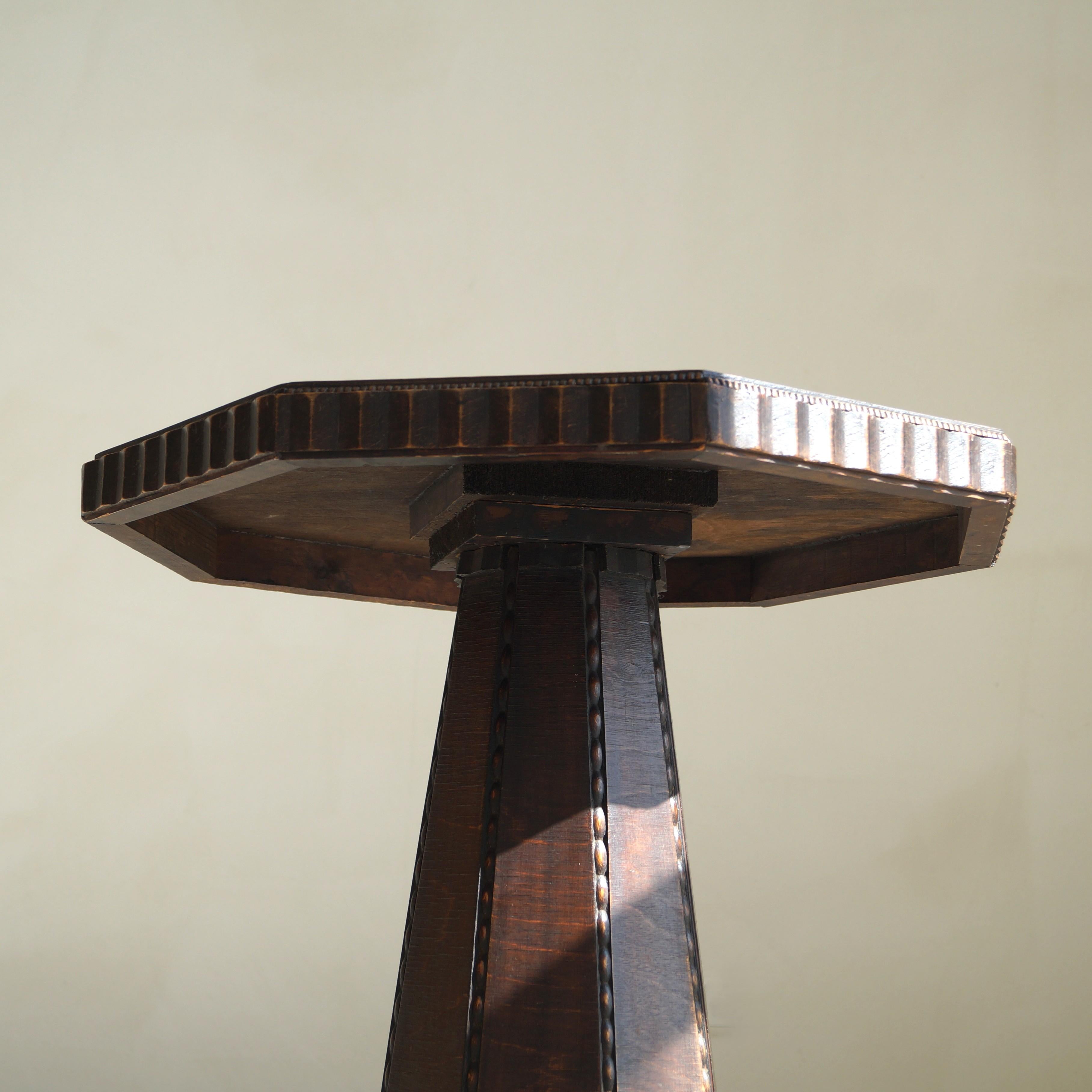 Dutch Art Deco Octagonal Amsterdam School table with a sculptural design, 1920s For Sale 6