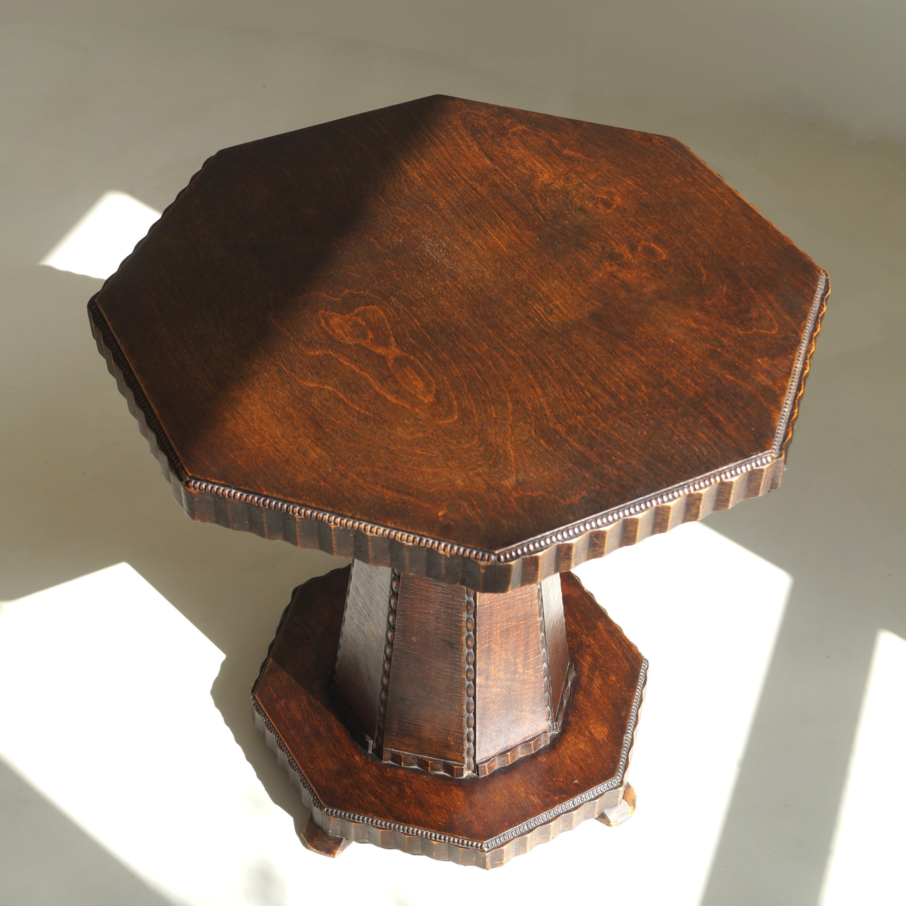 Dutch Art Deco Octagonal Amsterdam School table with a sculptural design, 1920s For Sale 9